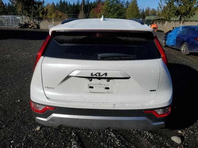 Photo 5 VIN: KNDCP3LE6P5095002 - KIA NIRO LX 