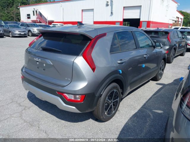 Photo 3 VIN: KNDCP3LE6R5190002 - KIA NIRO 