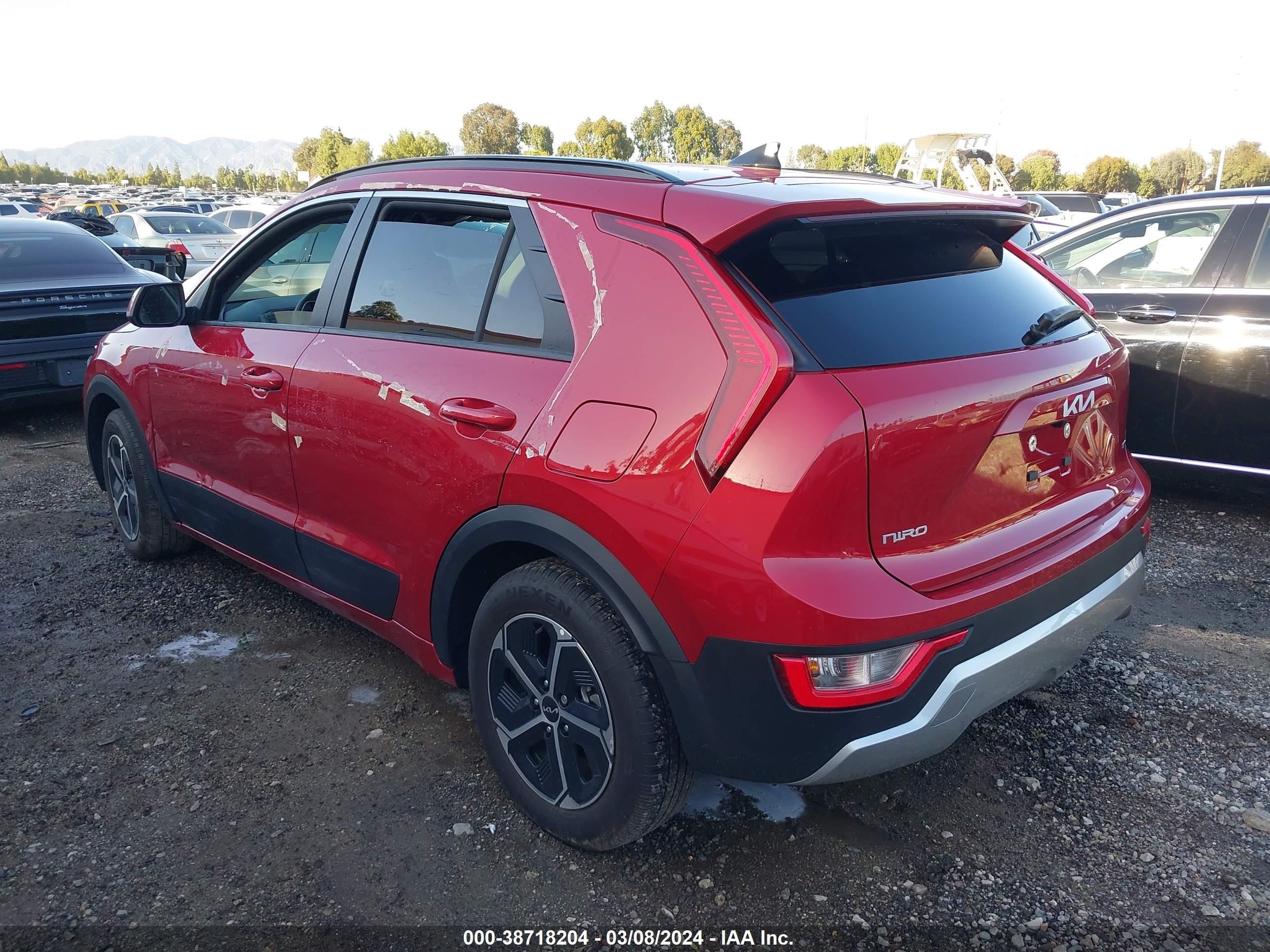 Photo 2 VIN: KNDCP3LE7P5087717 - KIA NIRO 