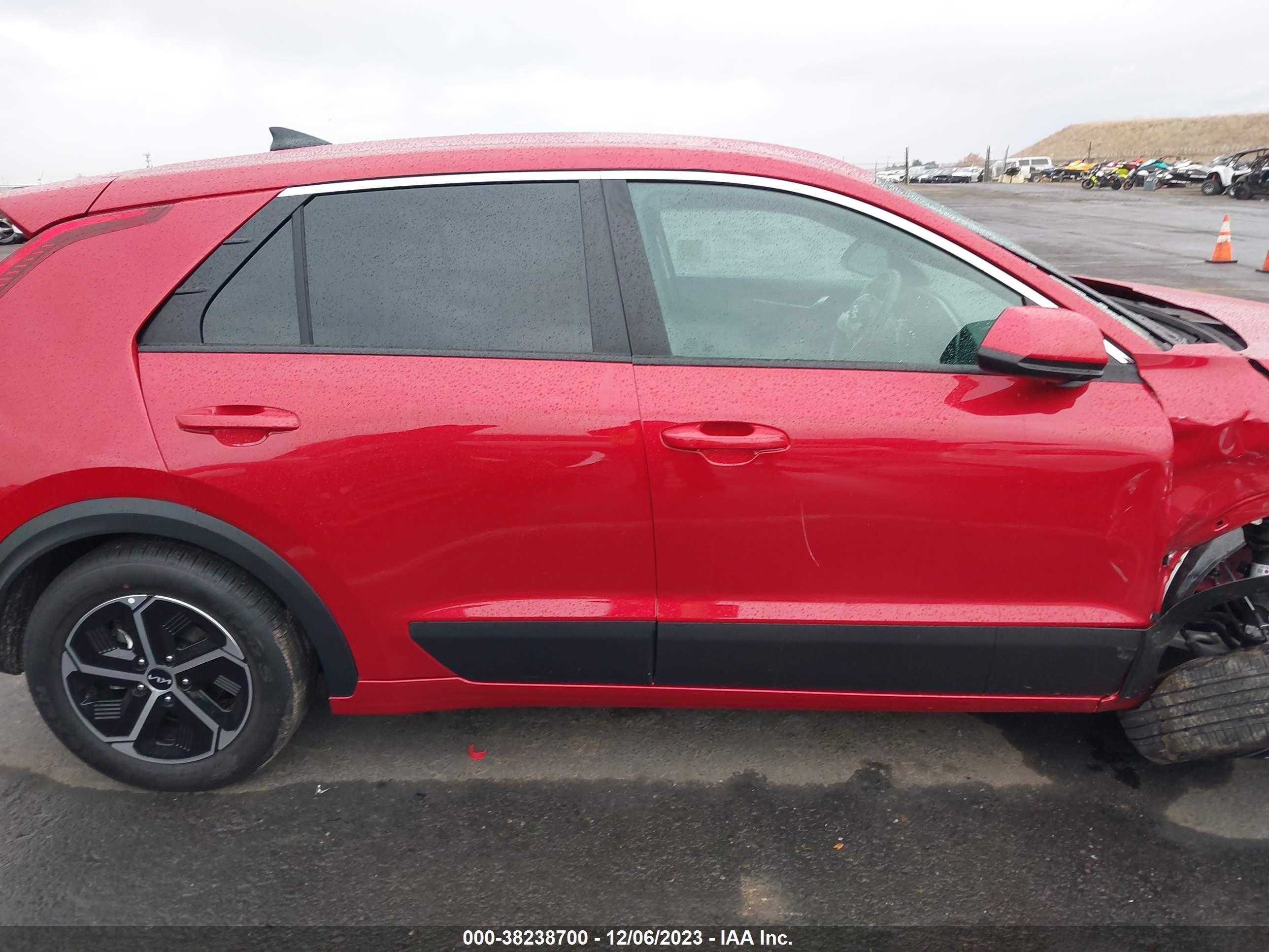 Photo 12 VIN: KNDCP3LE8R5126348 - KIA NIRO 