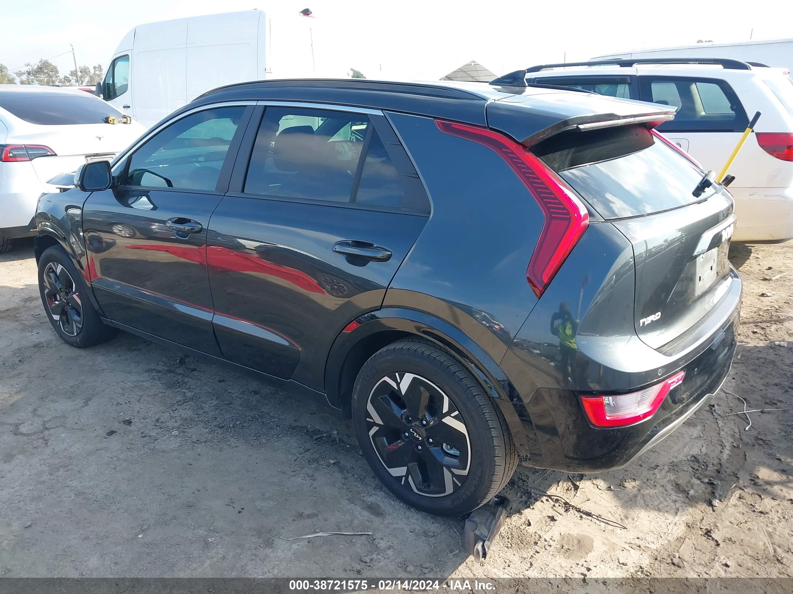 Photo 2 VIN: KNDCR3L11P5061895 - KIA NIRO 