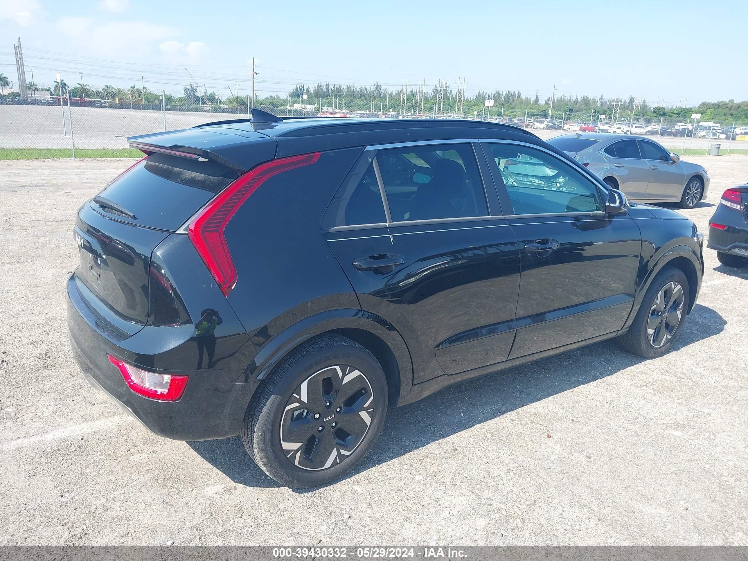 Photo 3 VIN: KNDCR3L18P5059996 - KIA NIRO 