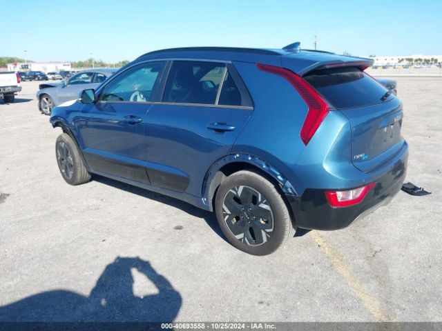 Photo 2 VIN: KNDCR3L1XP5028569 - KIA NIRO 