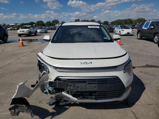 Photo 4 VIN: KNDCR3LE7P5063105 - KIA NIRO EX 