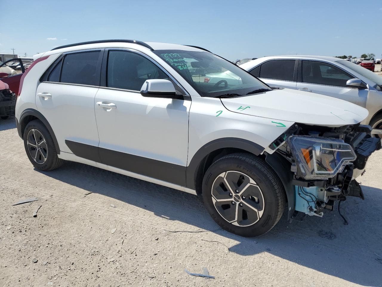 Photo 3 VIN: KNDCR3LEXP5081226 - KIA NIRO 