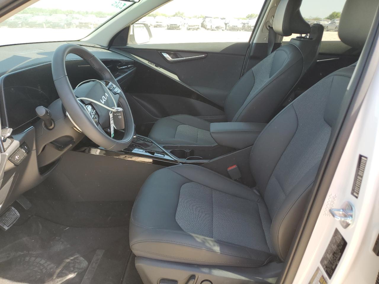 Photo 6 VIN: KNDCR3LEXP5081226 - KIA NIRO 