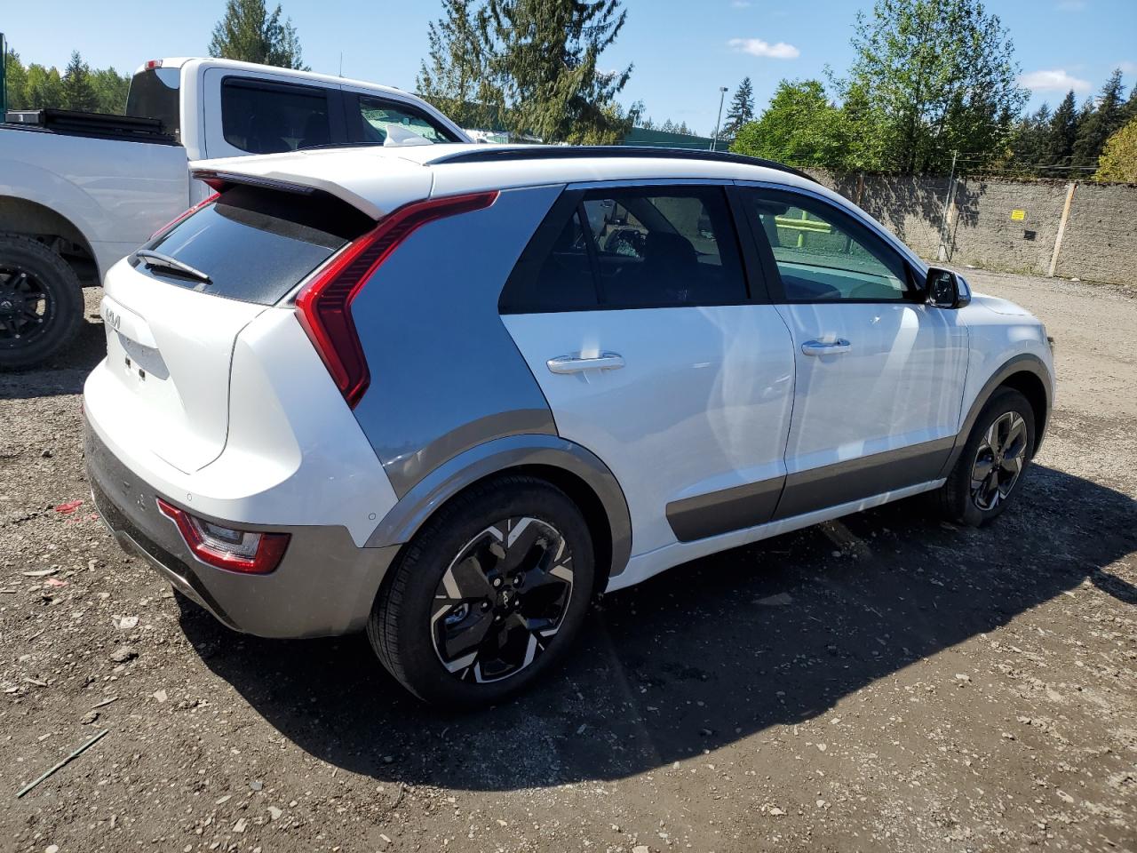 Photo 2 VIN: KNDCT3L13P5076013 - KIA NIRO 