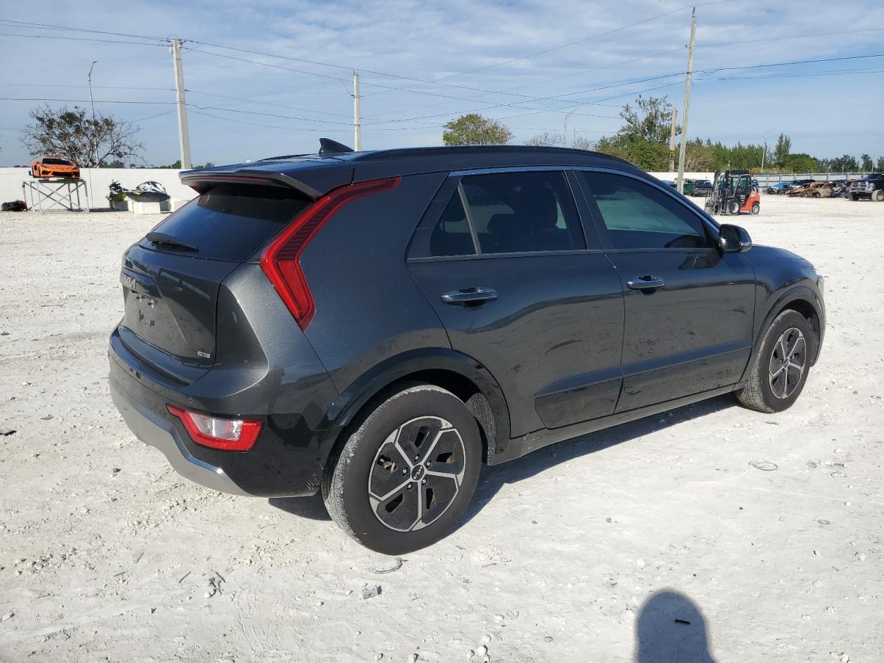 Photo 2 VIN: KNDCT3LE7P5090130 - KIA NIRO 