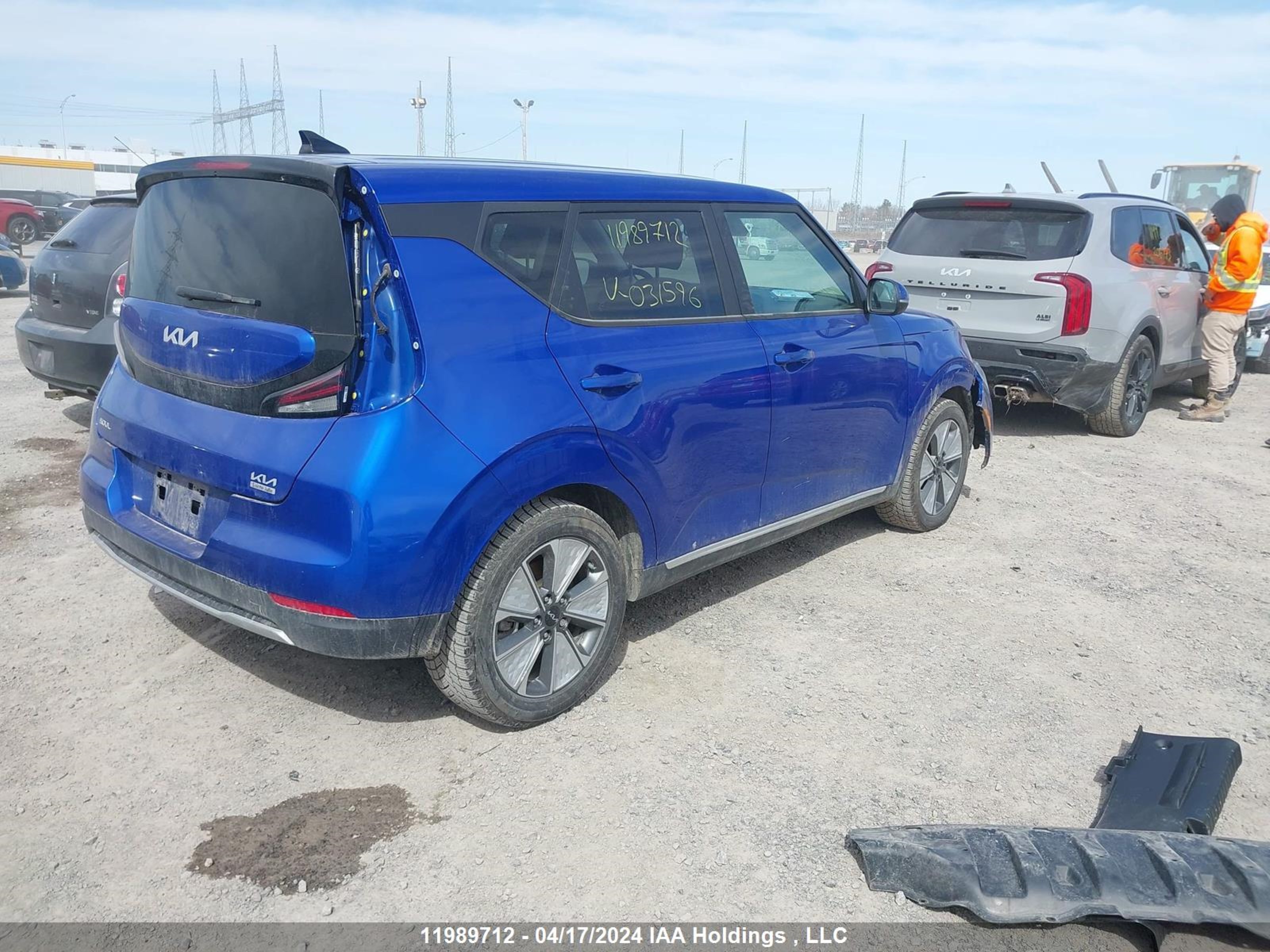 Photo 3 VIN: KNDJ23A21P7031596 - KIA SOUL EV 