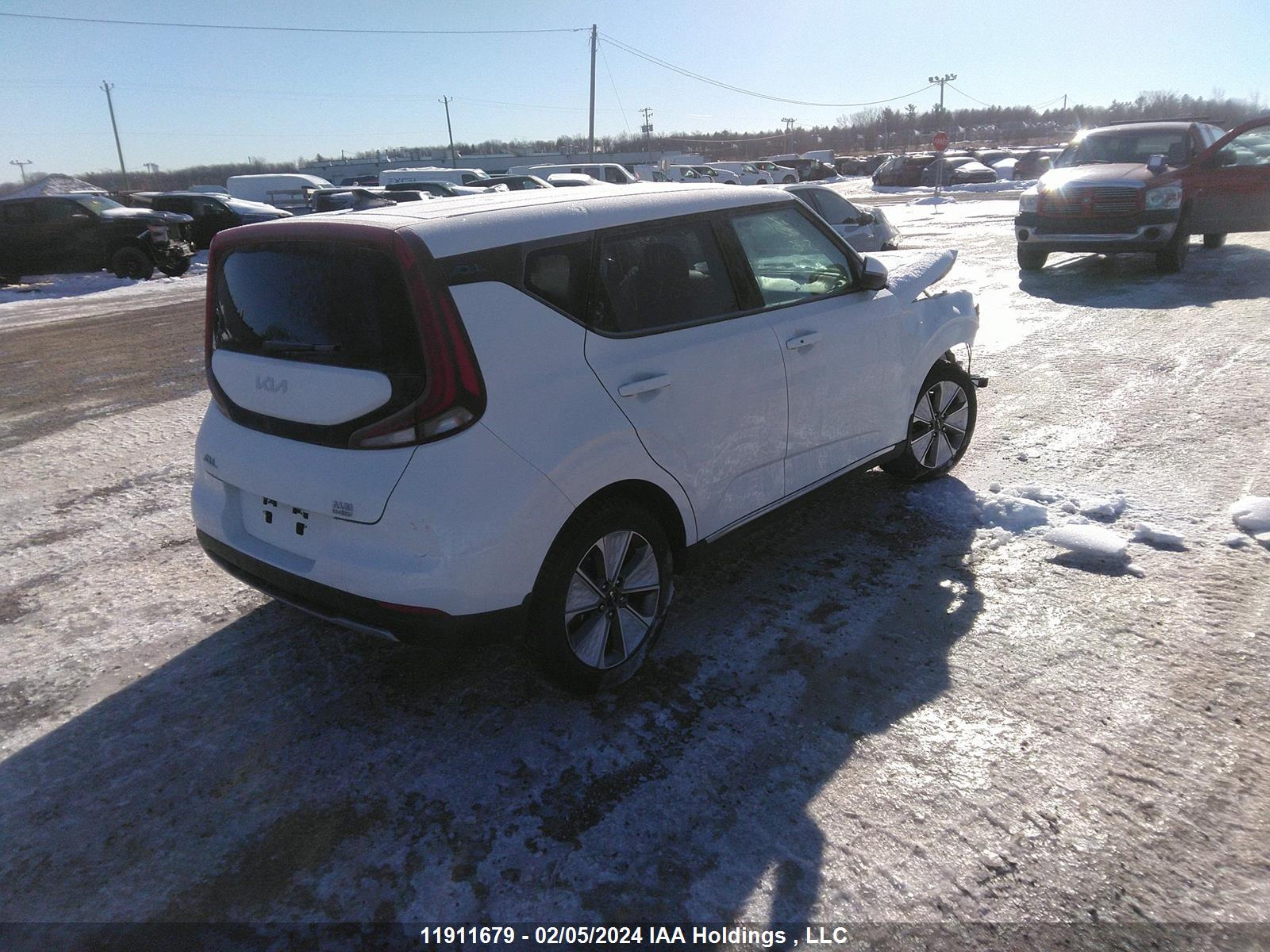 Photo 3 VIN: KNDJ23A28N7028546 - KIA SOUL EV 