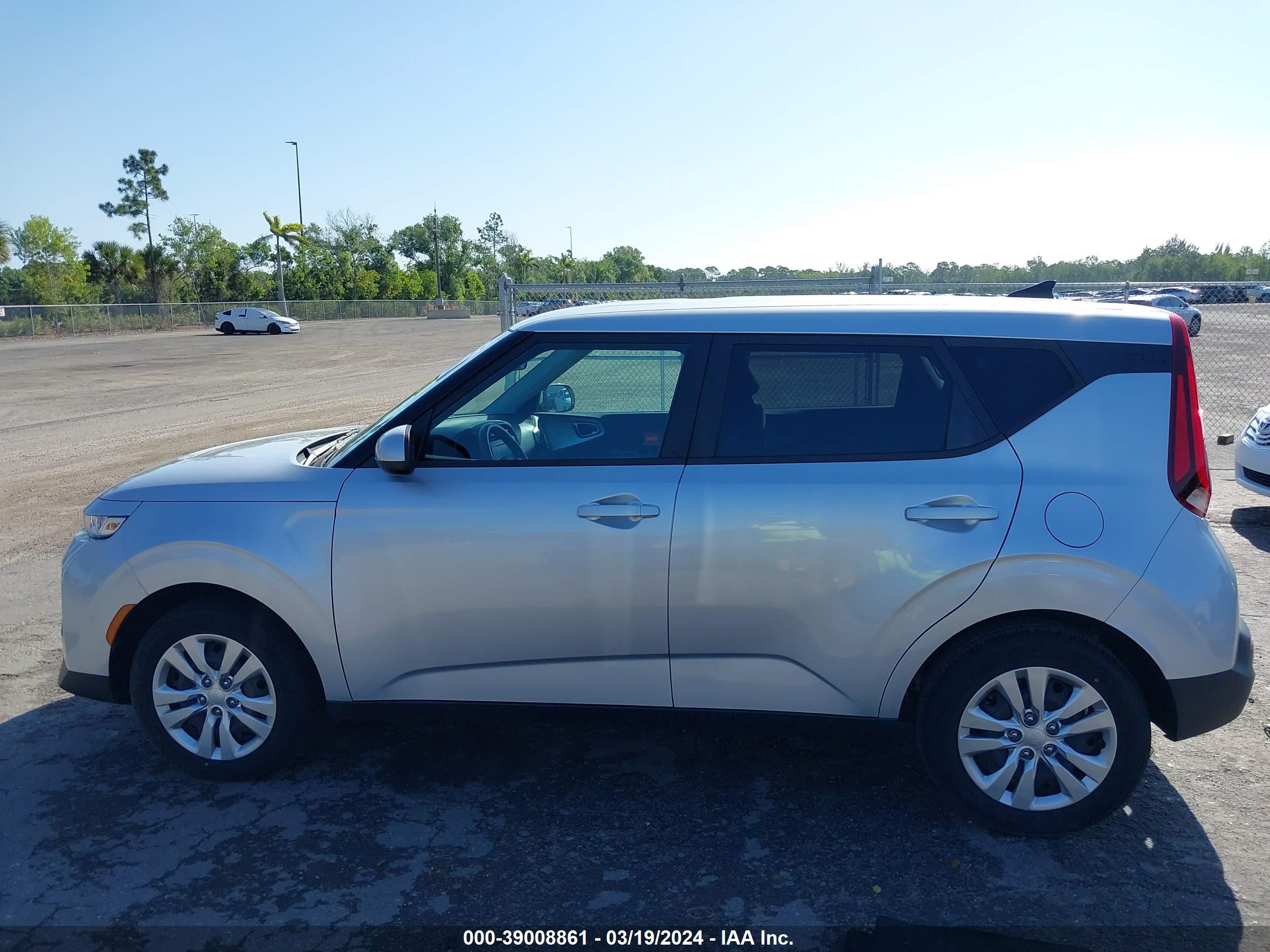 Photo 13 VIN: KNDJ23AU0L7104453 - KIA SOUL 