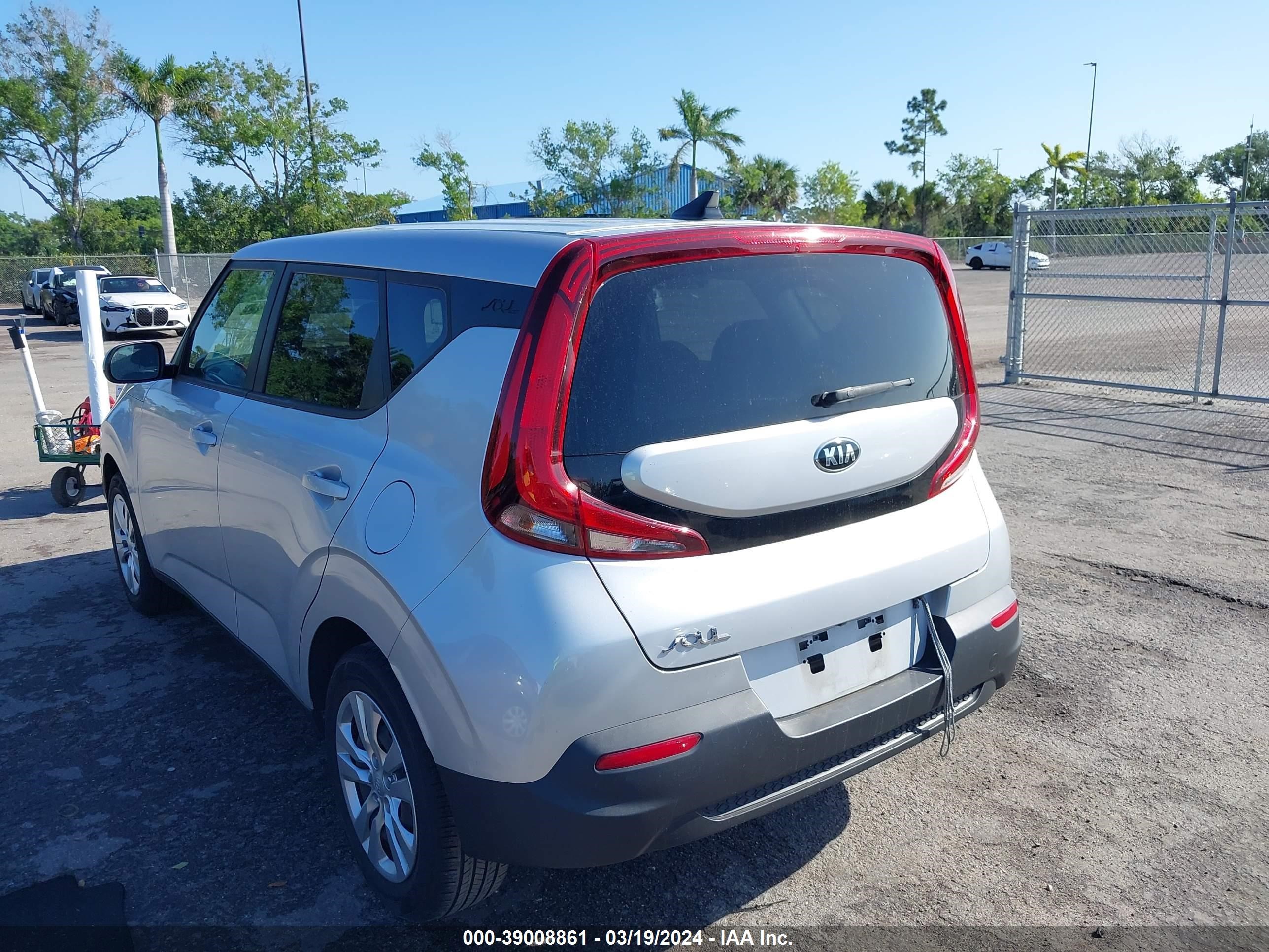 Photo 2 VIN: KNDJ23AU0L7104453 - KIA SOUL 