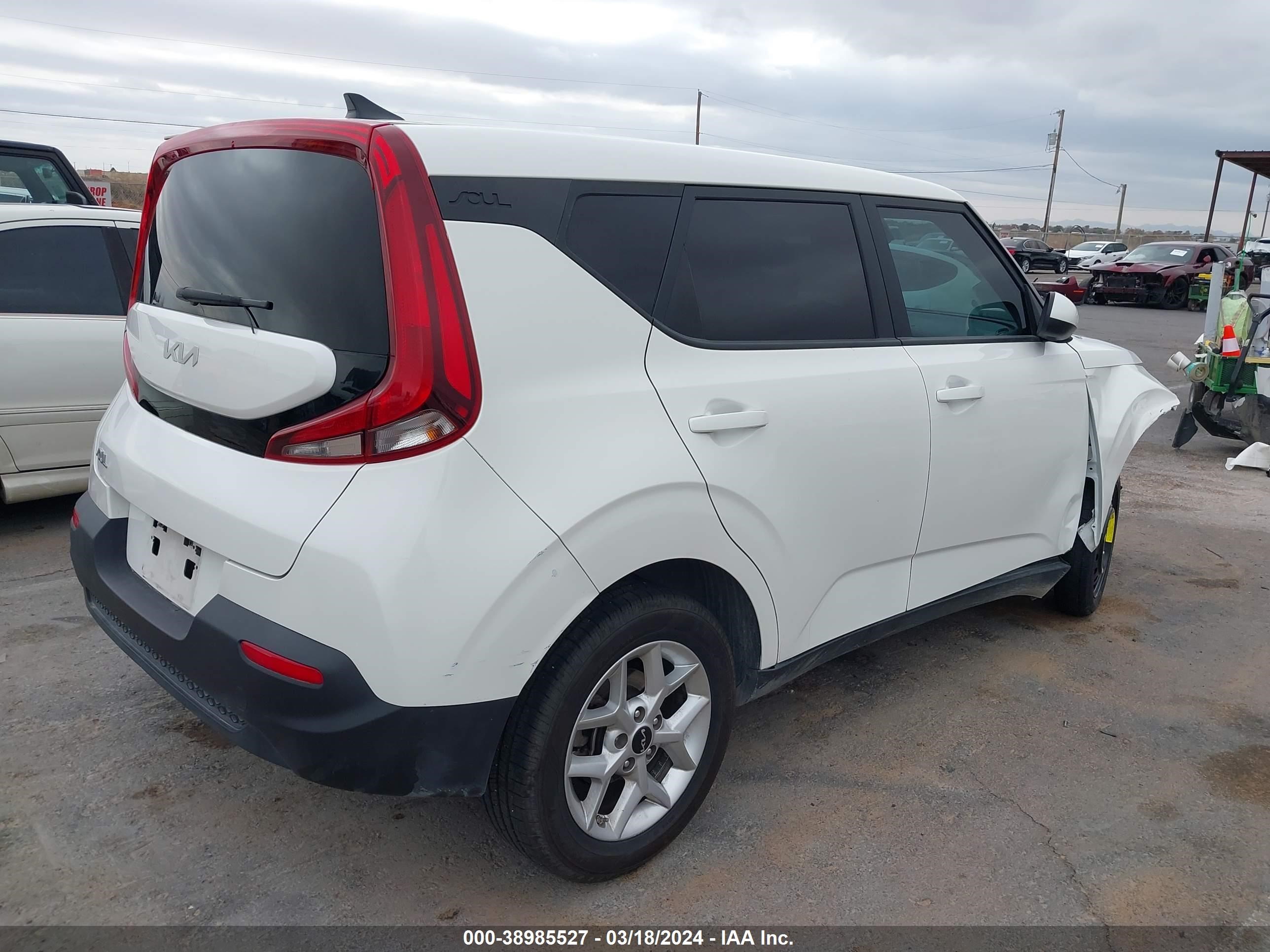 Photo 3 VIN: KNDJ23AU0N7161352 - KIA SOUL 