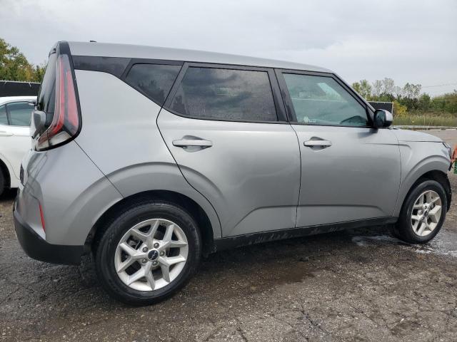 Photo 2 VIN: KNDJ23AU0R7912519 - KIA SOUL LX 