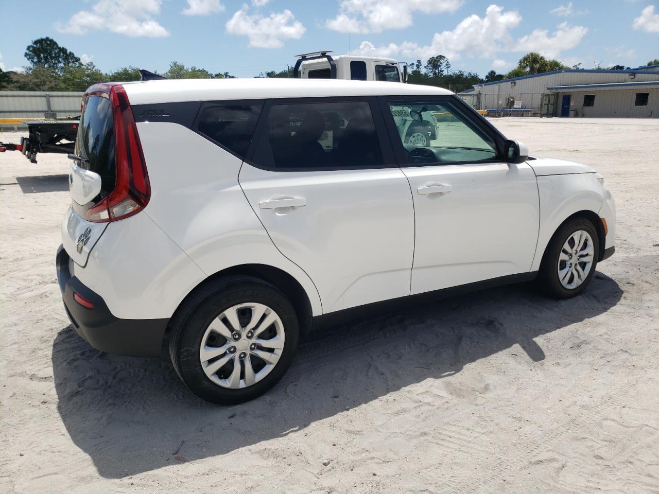 Photo 2 VIN: KNDJ23AU1L7057918 - KIA SOUL 