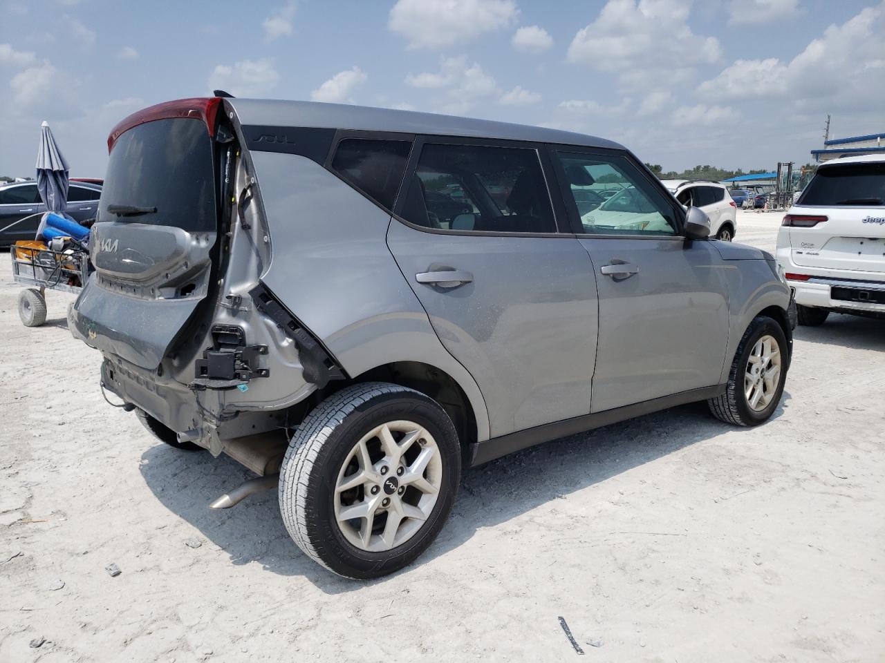 Photo 2 VIN: KNDJ23AU1N7805733 - KIA SOUL 