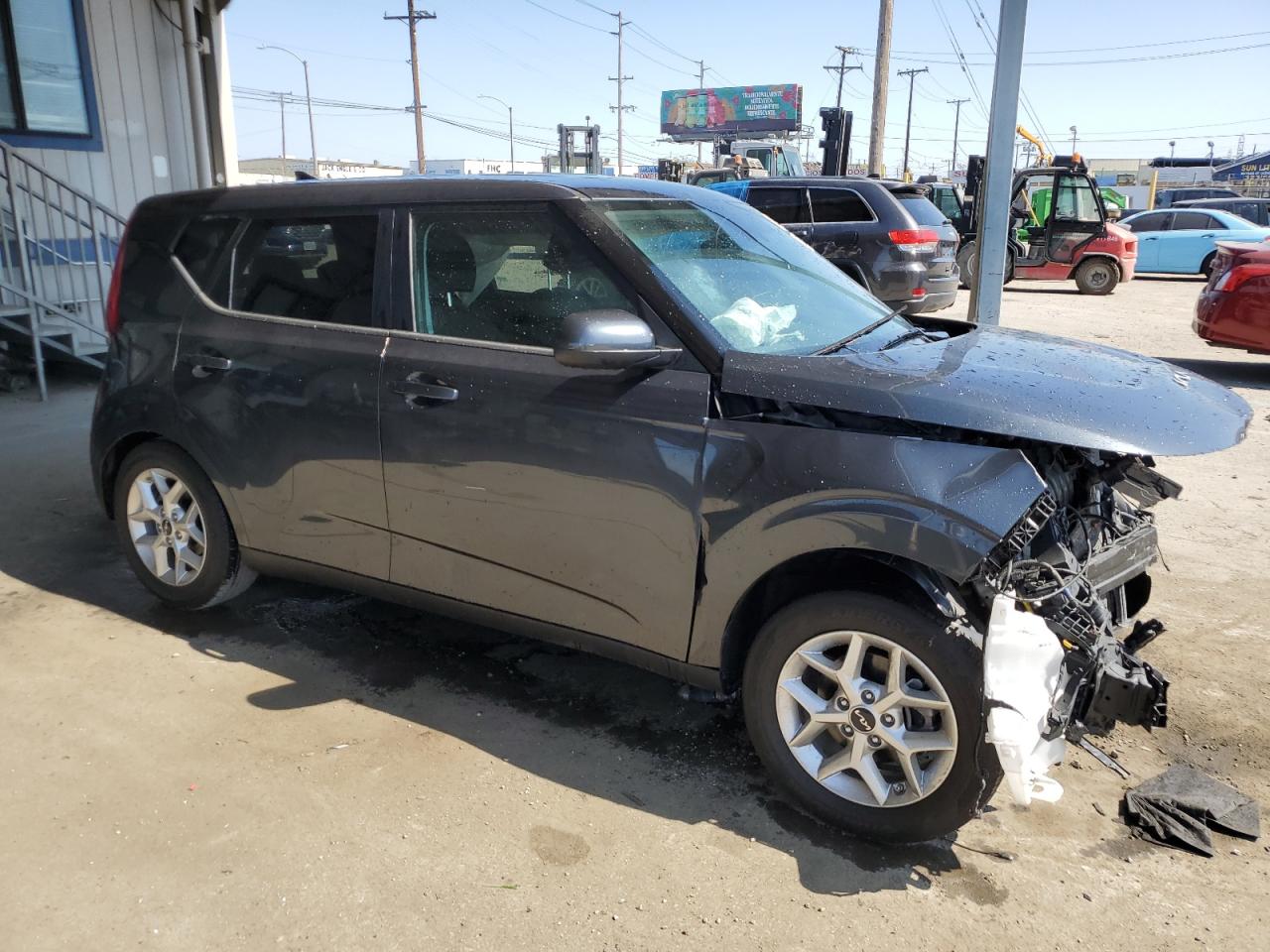 Photo 3 VIN: KNDJ23AU1N7818417 - KIA SOUL 