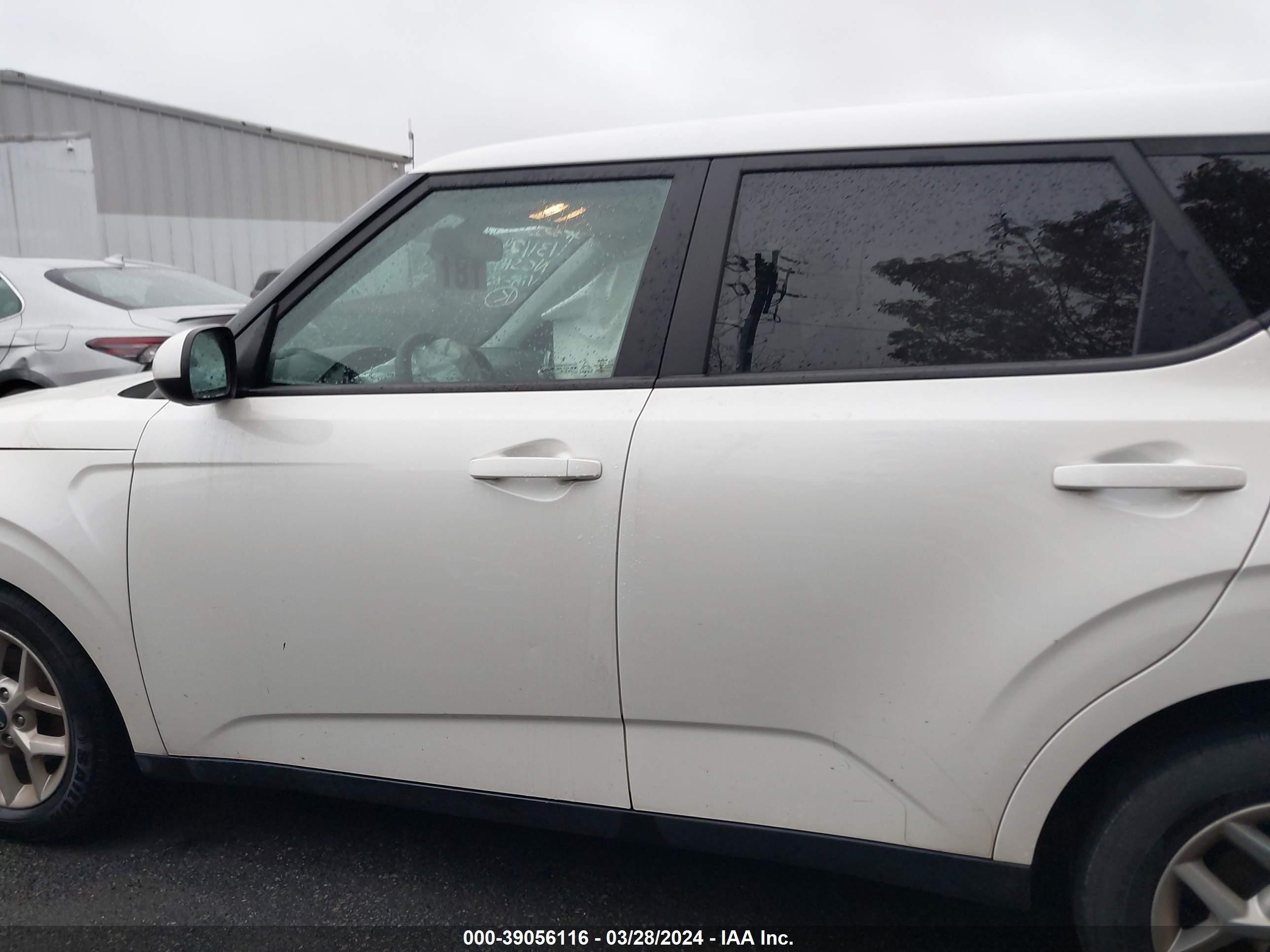 Photo 13 VIN: KNDJ23AU1N7827893 - KIA SOUL 