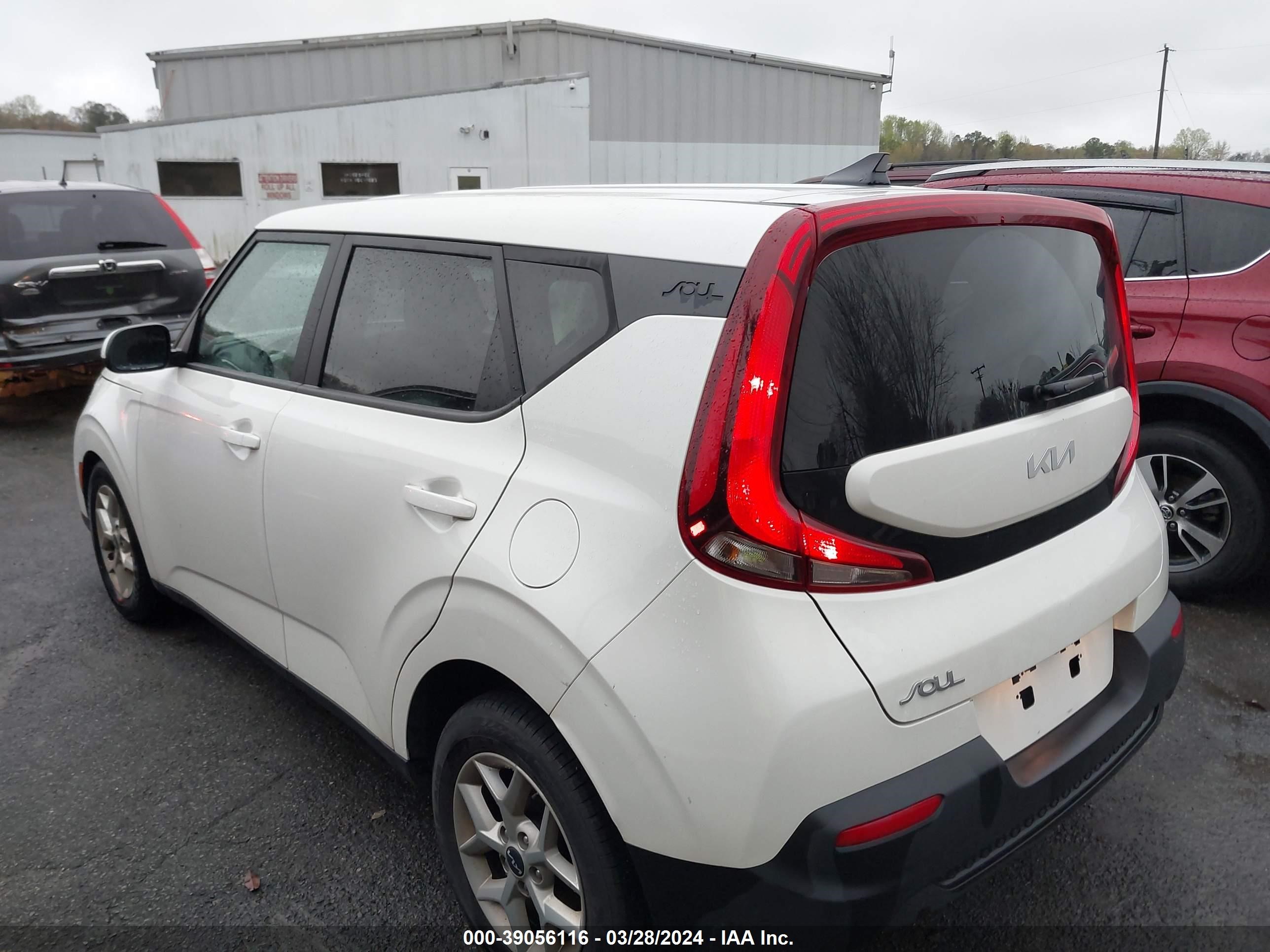 Photo 2 VIN: KNDJ23AU1N7827893 - KIA SOUL 