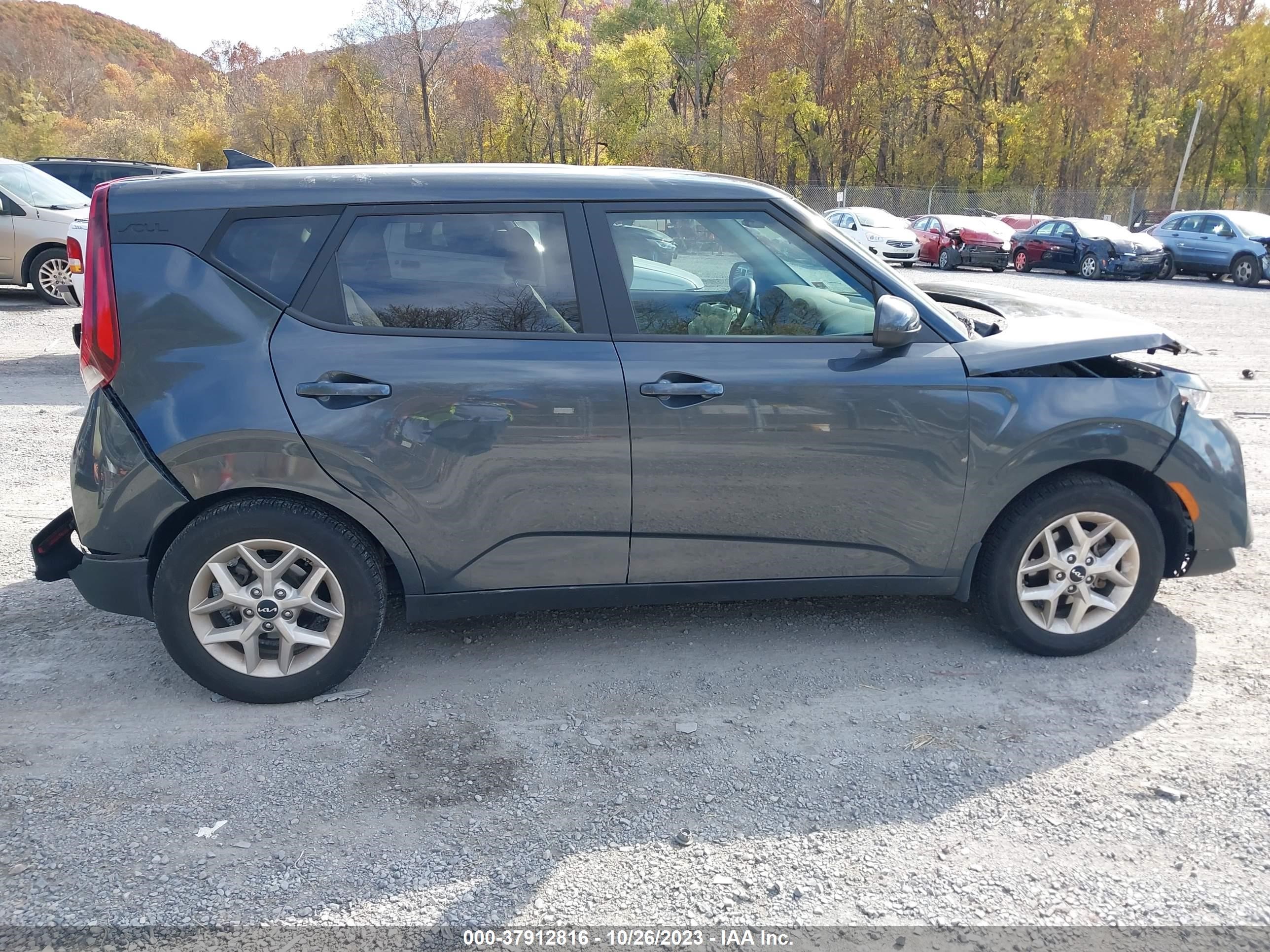 Photo 11 VIN: KNDJ23AU1N7833323 - KIA SOUL 