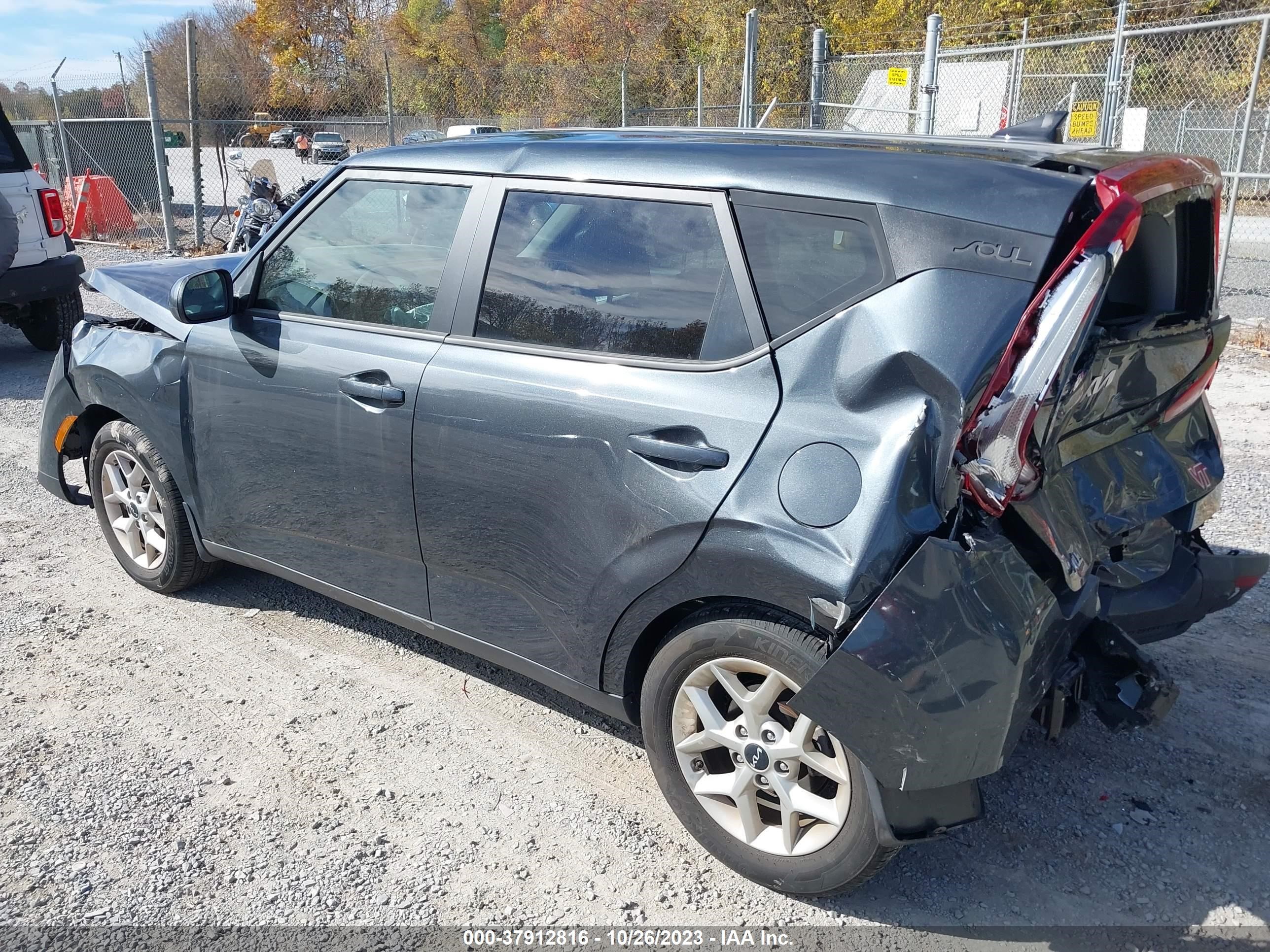 Photo 2 VIN: KNDJ23AU1N7833323 - KIA SOUL 