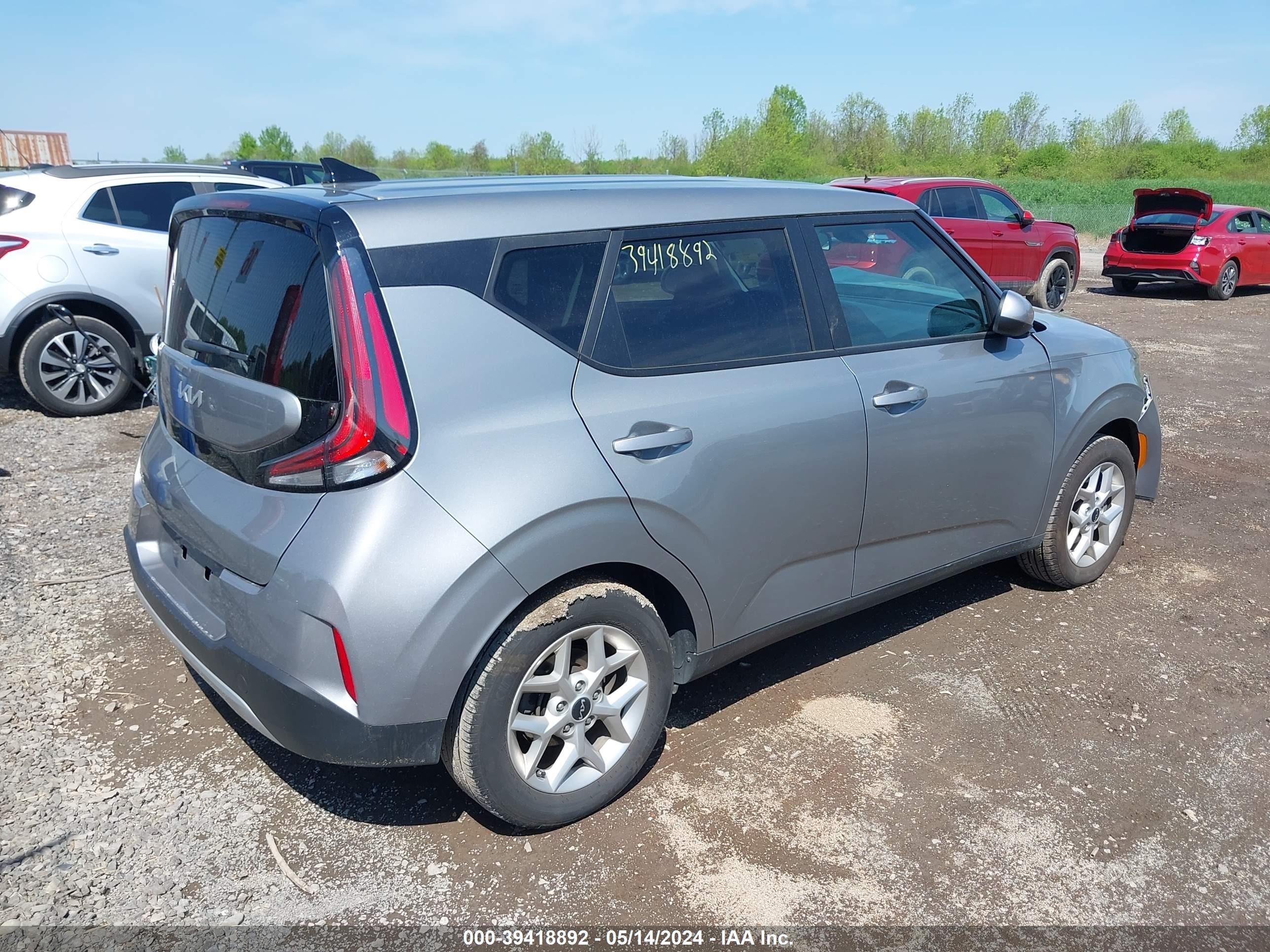 Photo 3 VIN: KNDJ23AU1P7869337 - KIA SOUL 