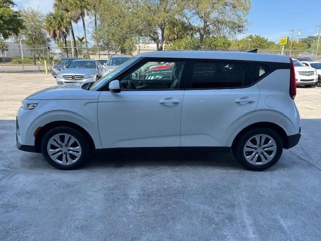 Photo 11 VIN: KNDJ23AU2L7718792 - KIA SOUL LX 