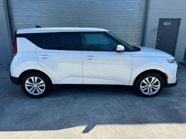 Photo 12 VIN: KNDJ23AU2L7718792 - KIA SOUL LX 