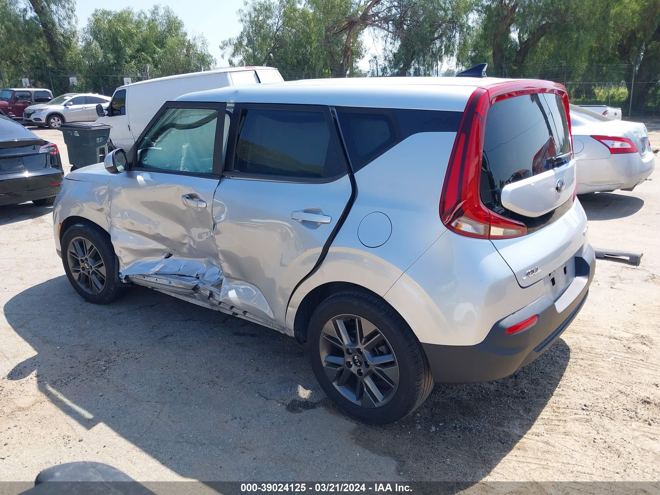 Photo 2 VIN: KNDJ23AU2M7793722 - KIA SOUL 