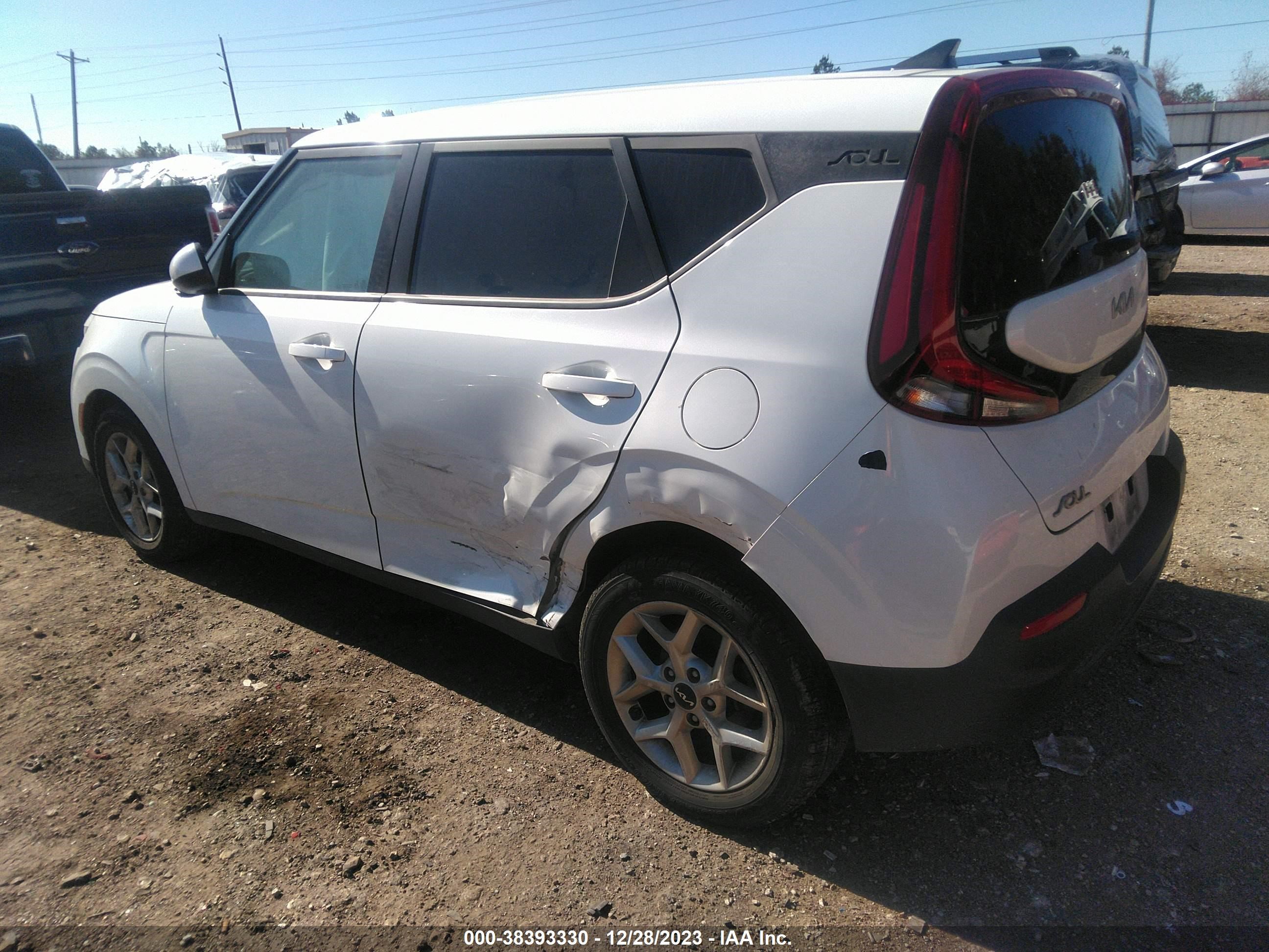 Photo 2 VIN: KNDJ23AU2N7163281 - KIA SOUL 