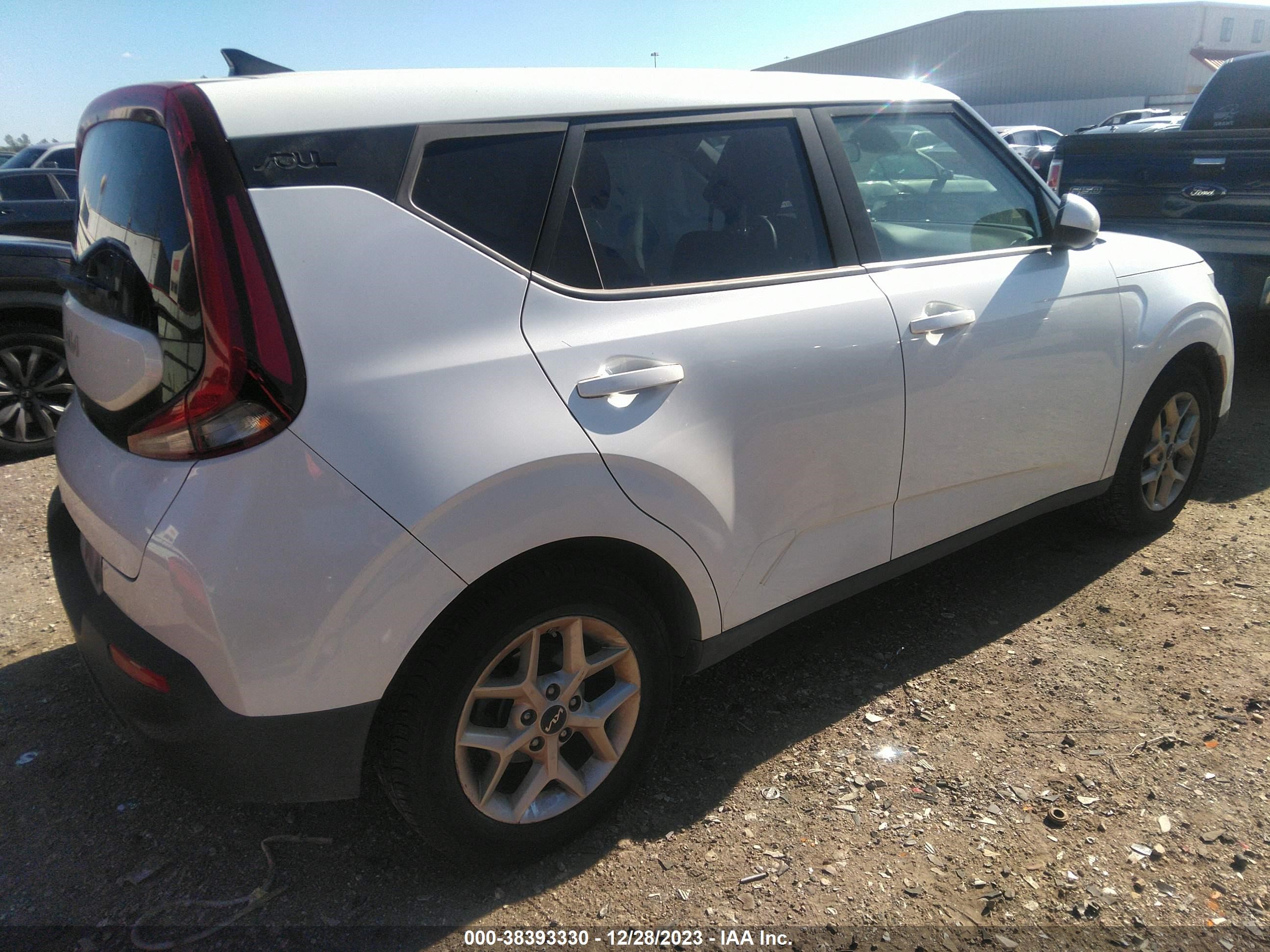 Photo 3 VIN: KNDJ23AU2N7163281 - KIA SOUL 