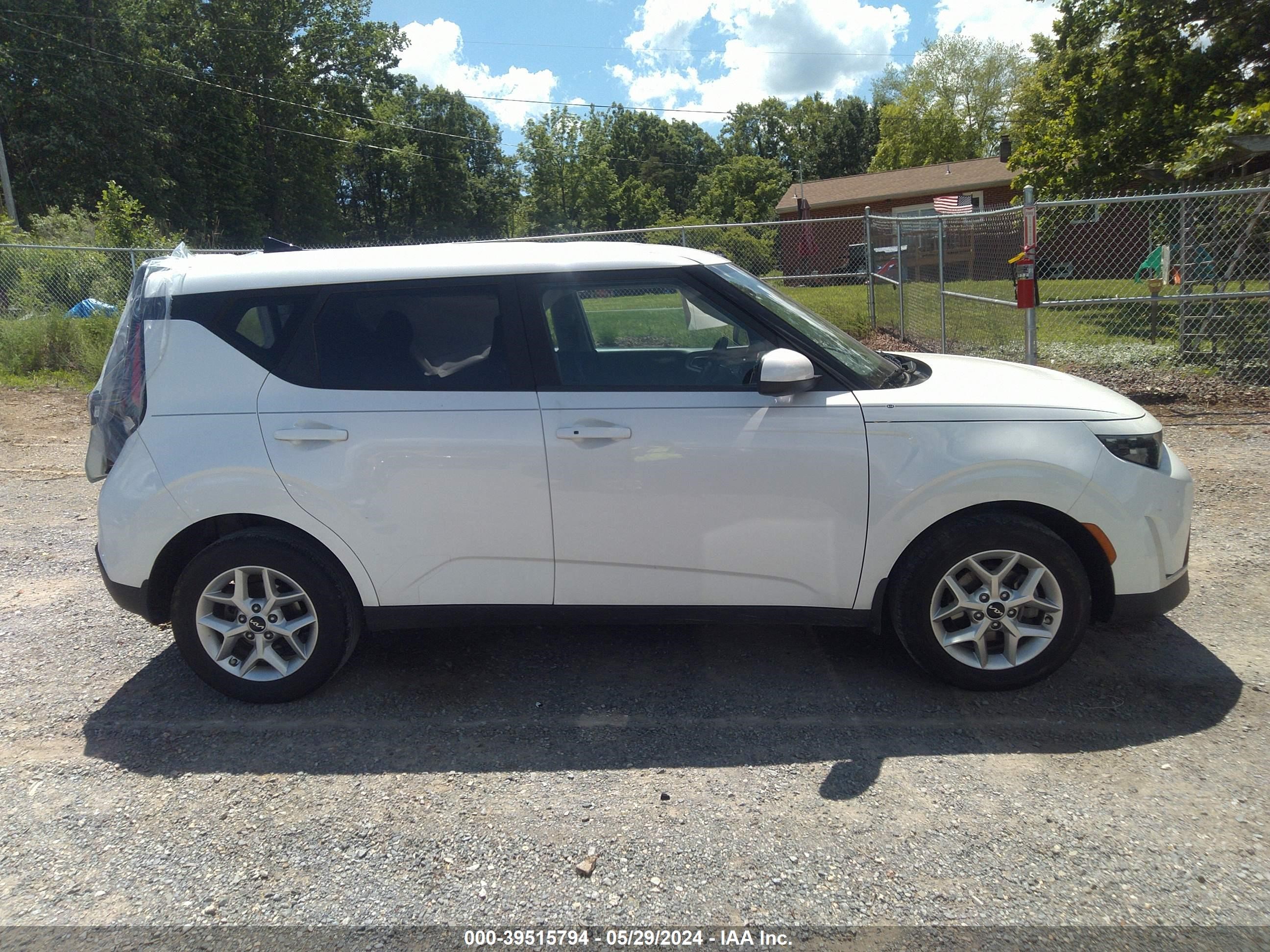 Photo 12 VIN: KNDJ23AU2P7865524 - KIA SOUL 