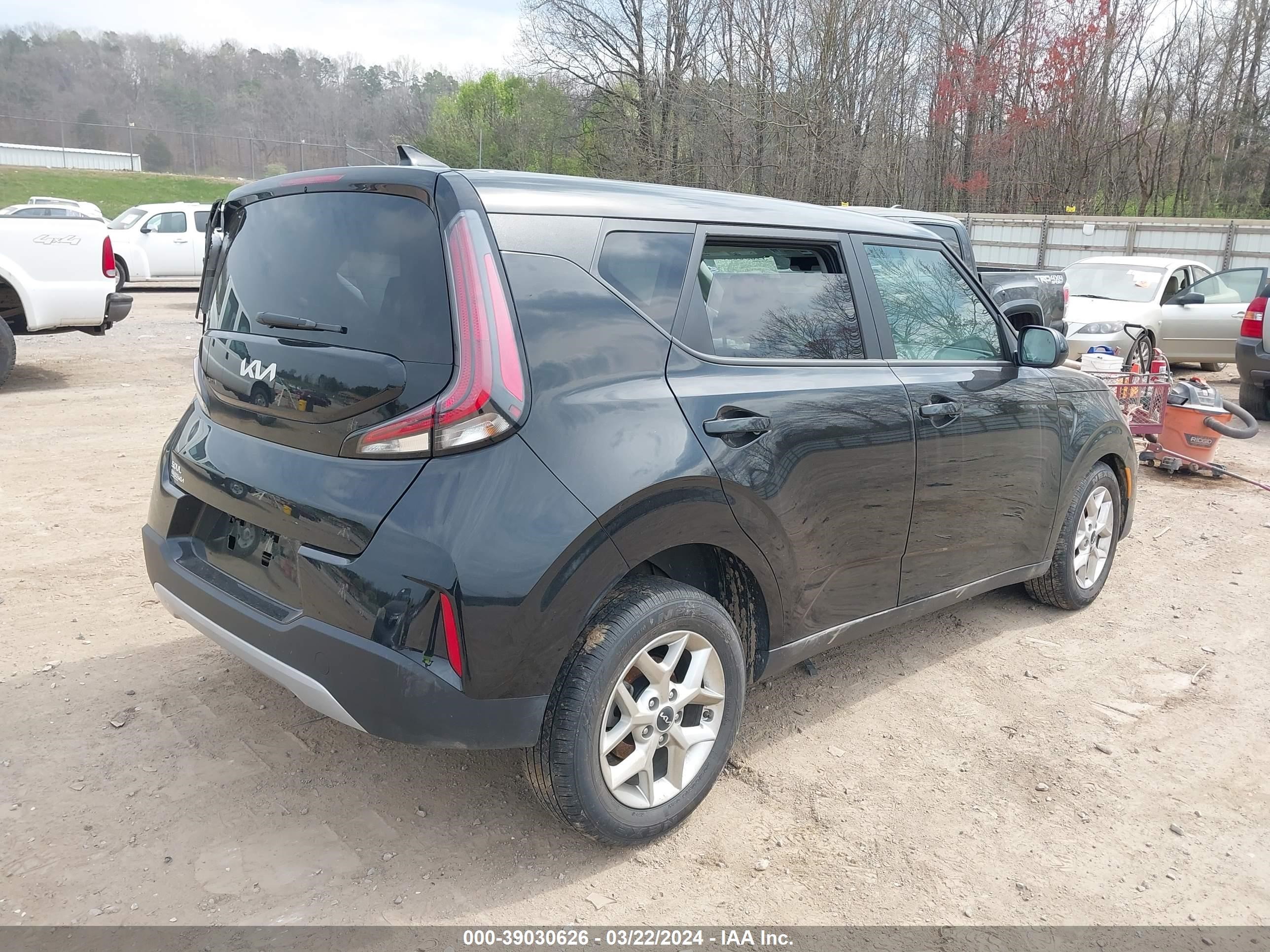 Photo 3 VIN: KNDJ23AU2P7890990 - KIA SOUL 