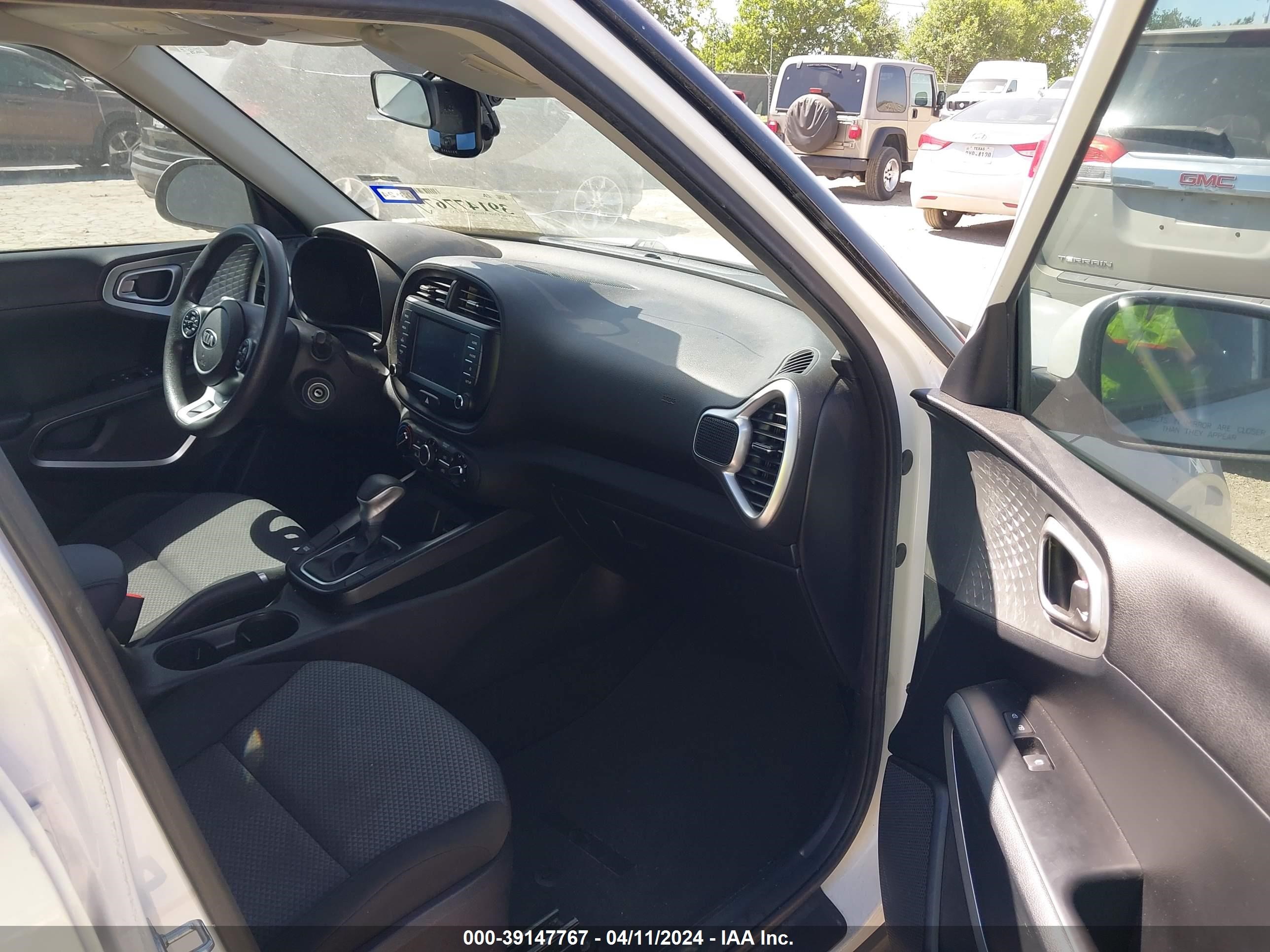 Photo 4 VIN: KNDJ23AU3M7135603 - KIA SOUL 