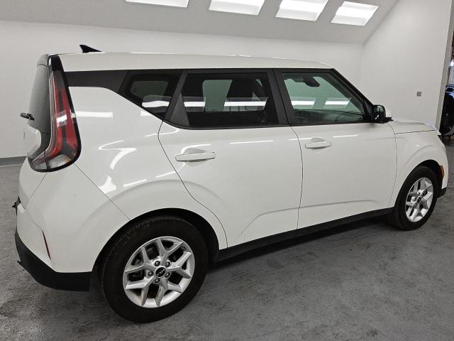 Photo 2 VIN: KNDJ23AU3P7861563 - KIA SOUL LX 