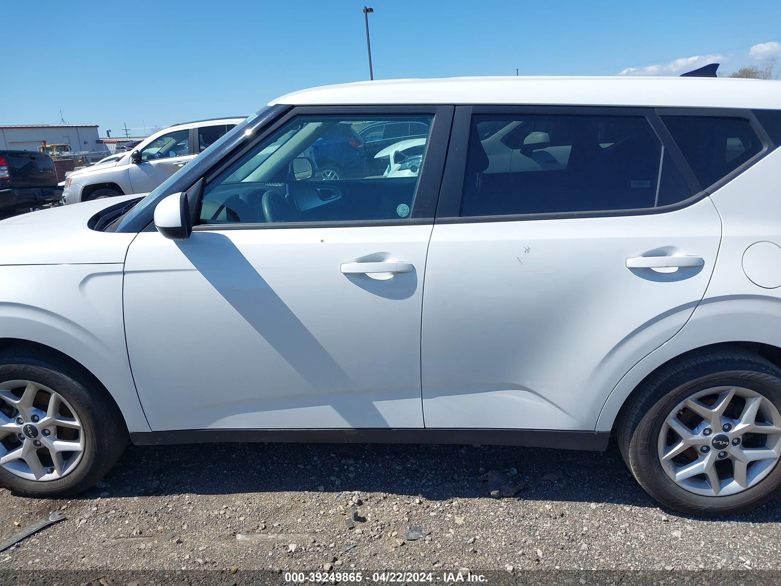 Photo 13 VIN: KNDJ23AU4N7168224 - KIA SOUL 