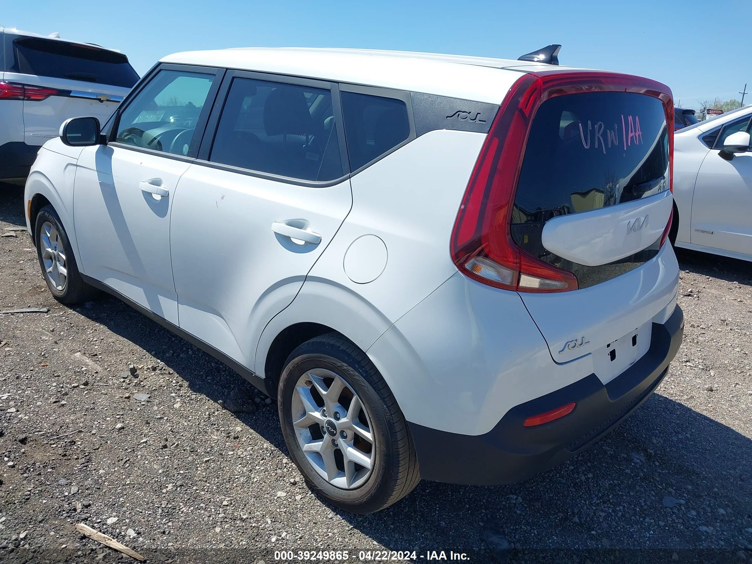 Photo 2 VIN: KNDJ23AU4N7168224 - KIA SOUL 