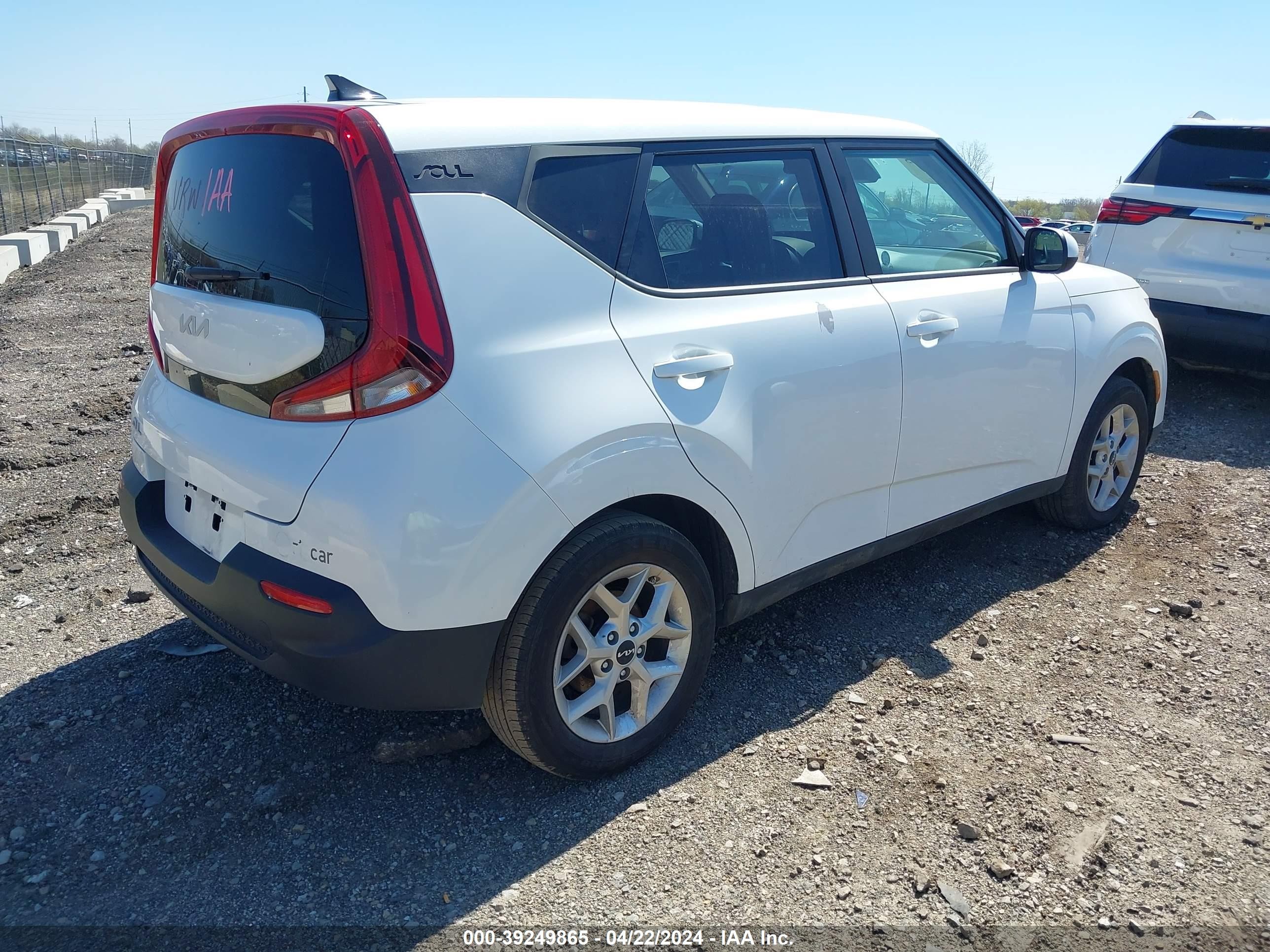 Photo 3 VIN: KNDJ23AU4N7168224 - KIA SOUL 