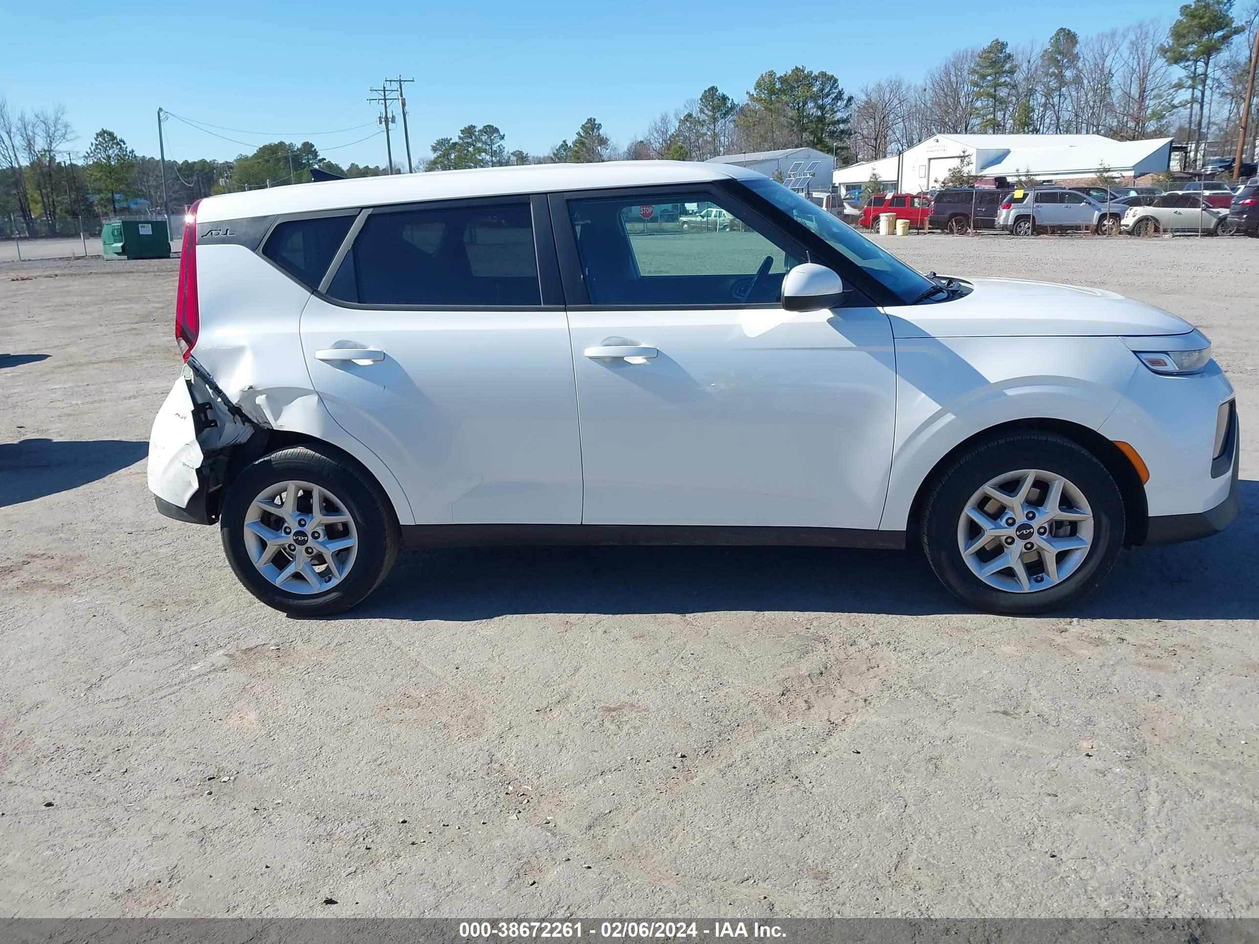 Photo 12 VIN: KNDJ23AU4N7817617 - KIA SOUL 