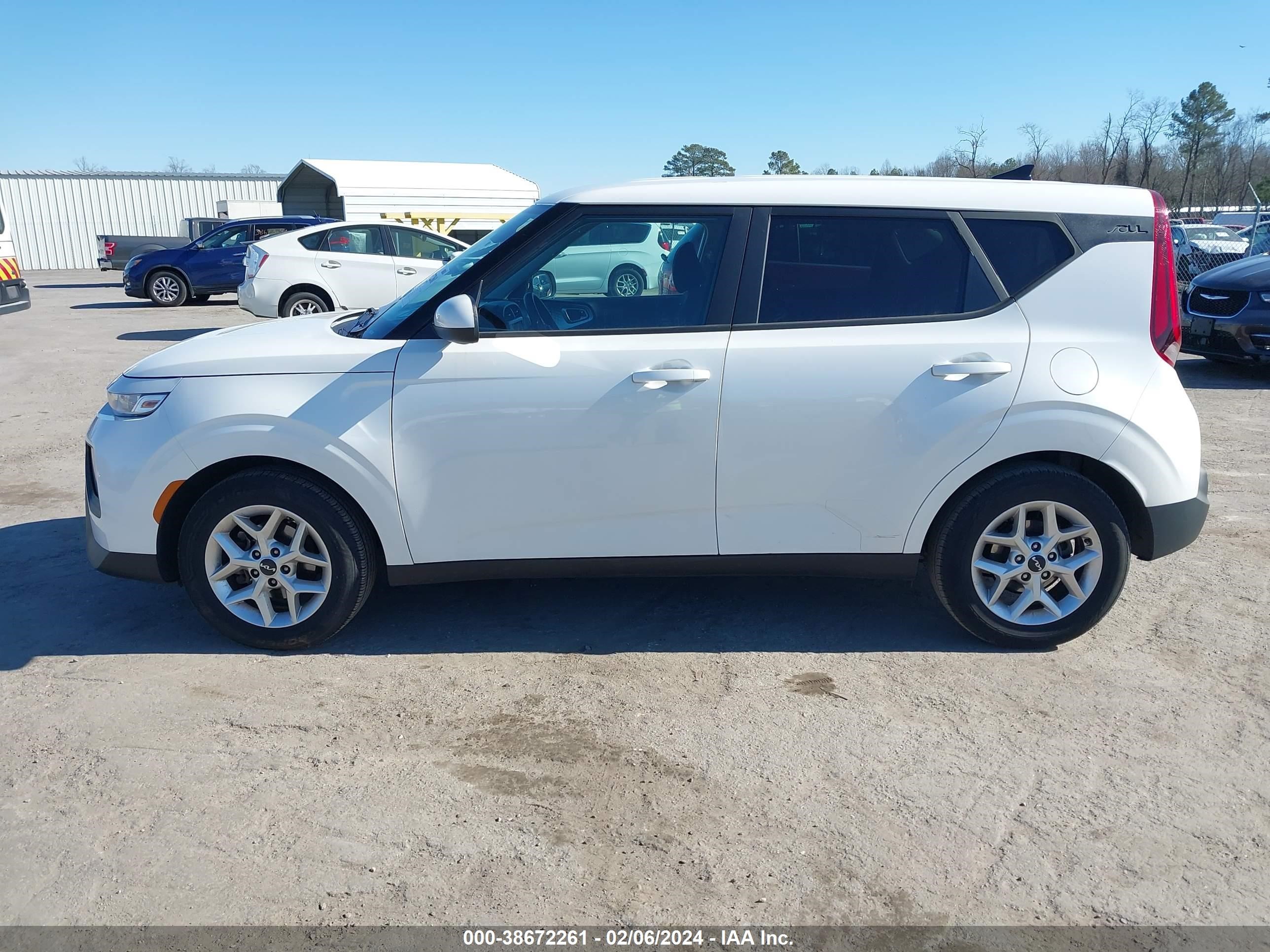 Photo 13 VIN: KNDJ23AU4N7817617 - KIA SOUL 