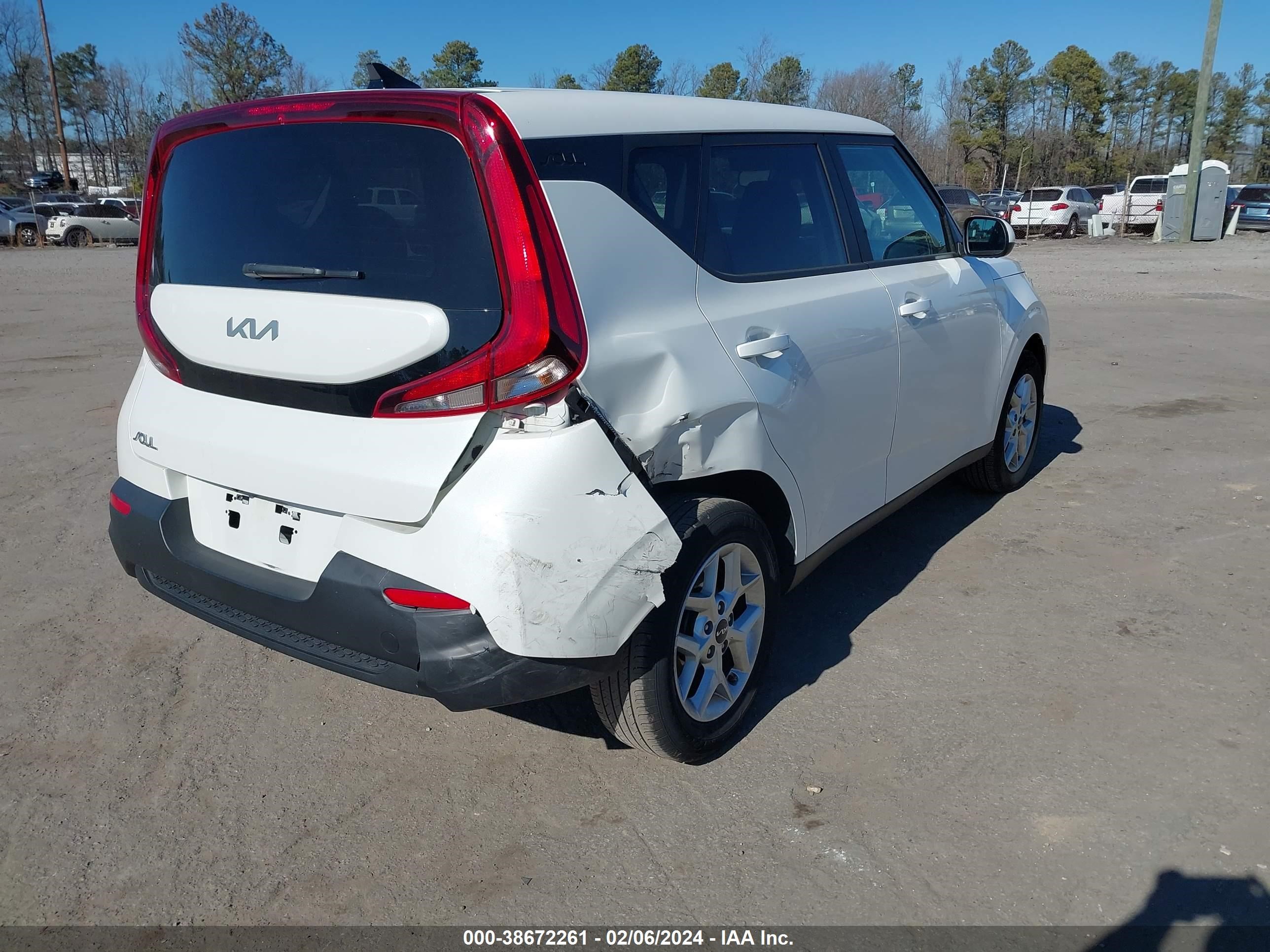 Photo 3 VIN: KNDJ23AU4N7817617 - KIA SOUL 