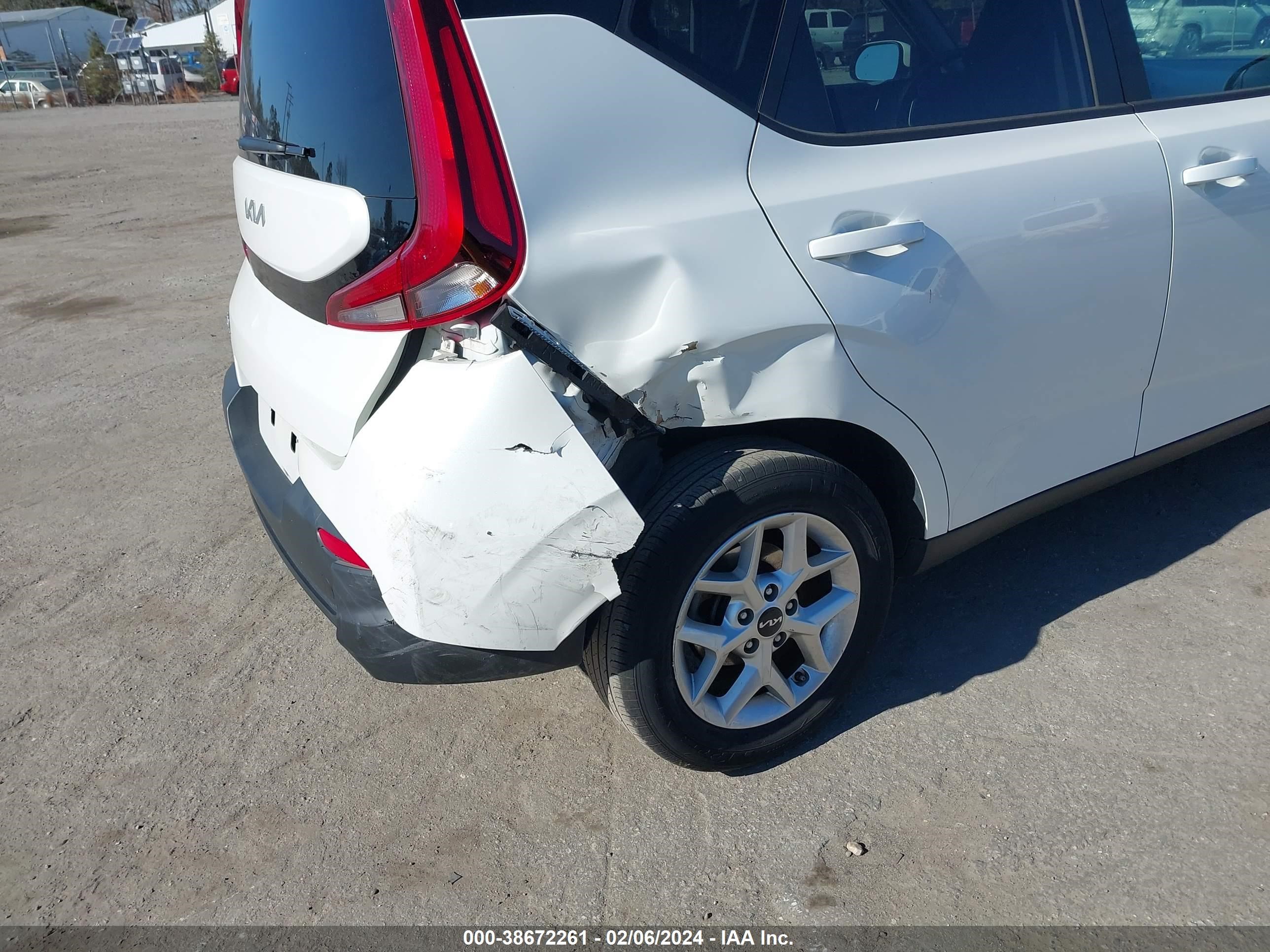 Photo 5 VIN: KNDJ23AU4N7817617 - KIA SOUL 