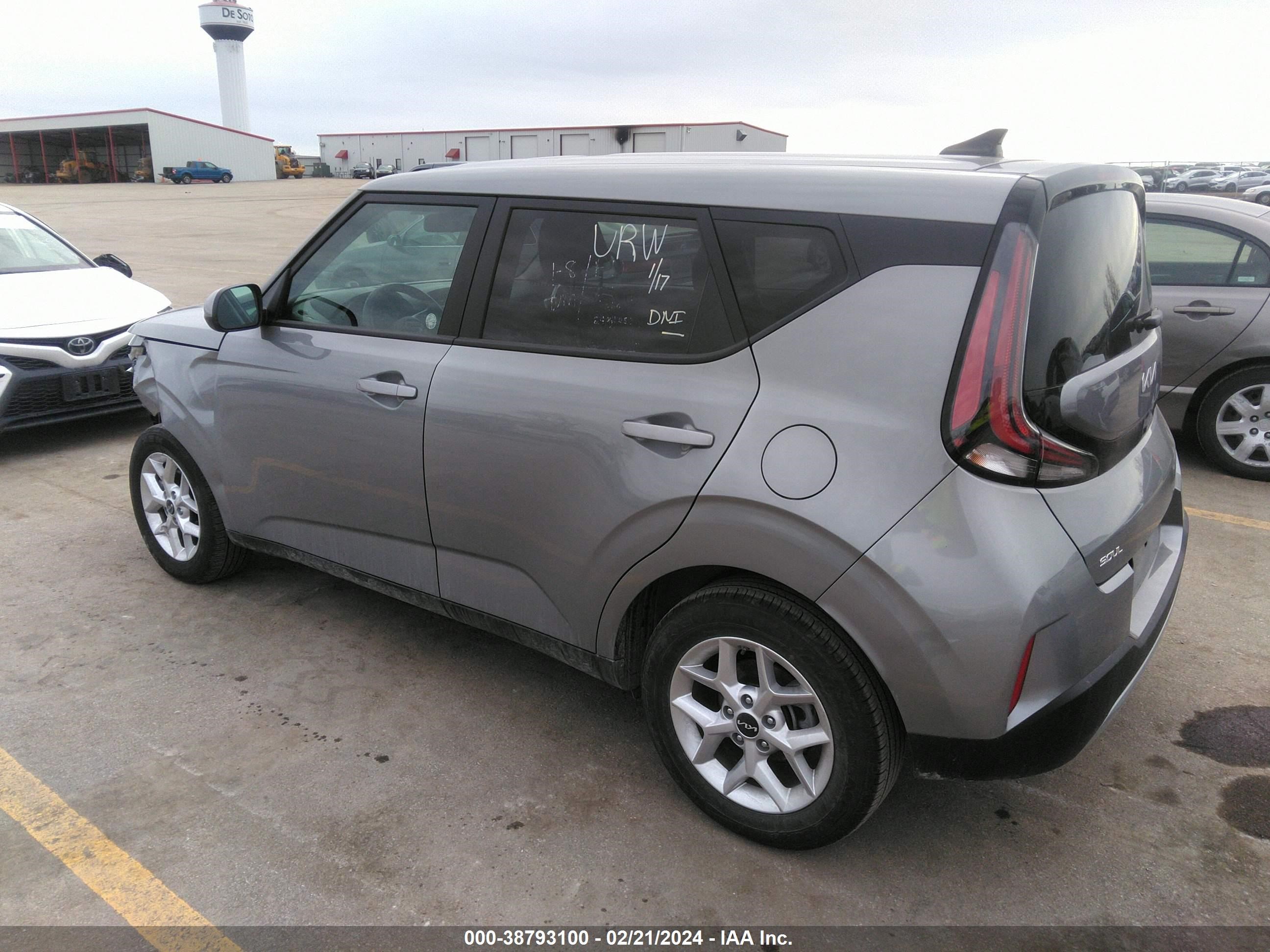 Photo 2 VIN: KNDJ23AU4P7884267 - KIA SOUL 