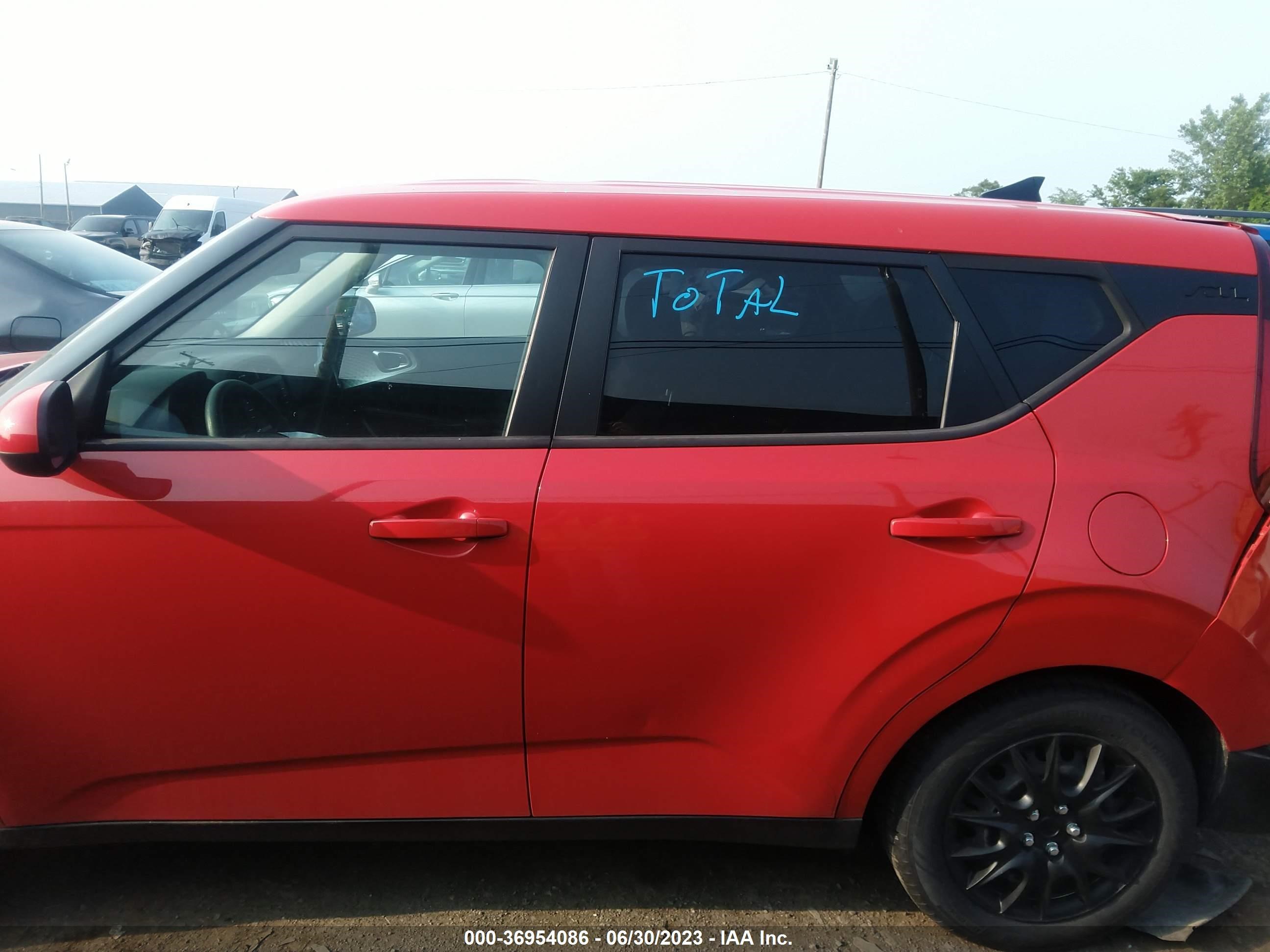 Photo 13 VIN: KNDJ23AU6M7747620 - KIA SOUL 