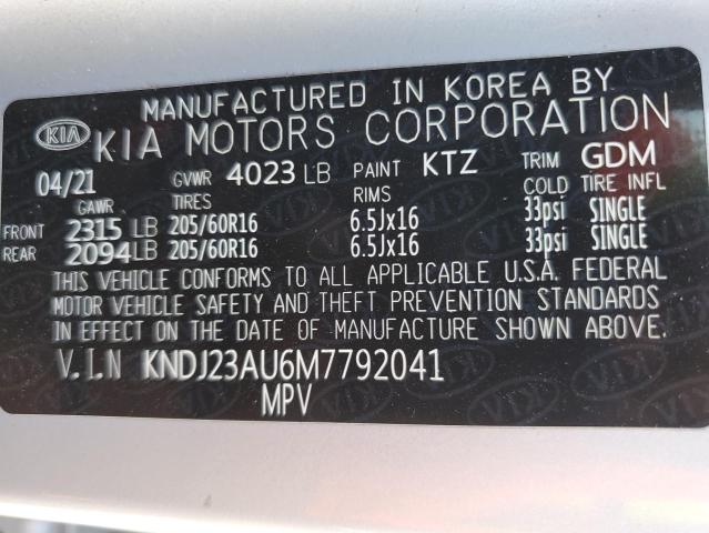 Photo 11 VIN: KNDJ23AU6M7792041 - KIA SOUL LX 