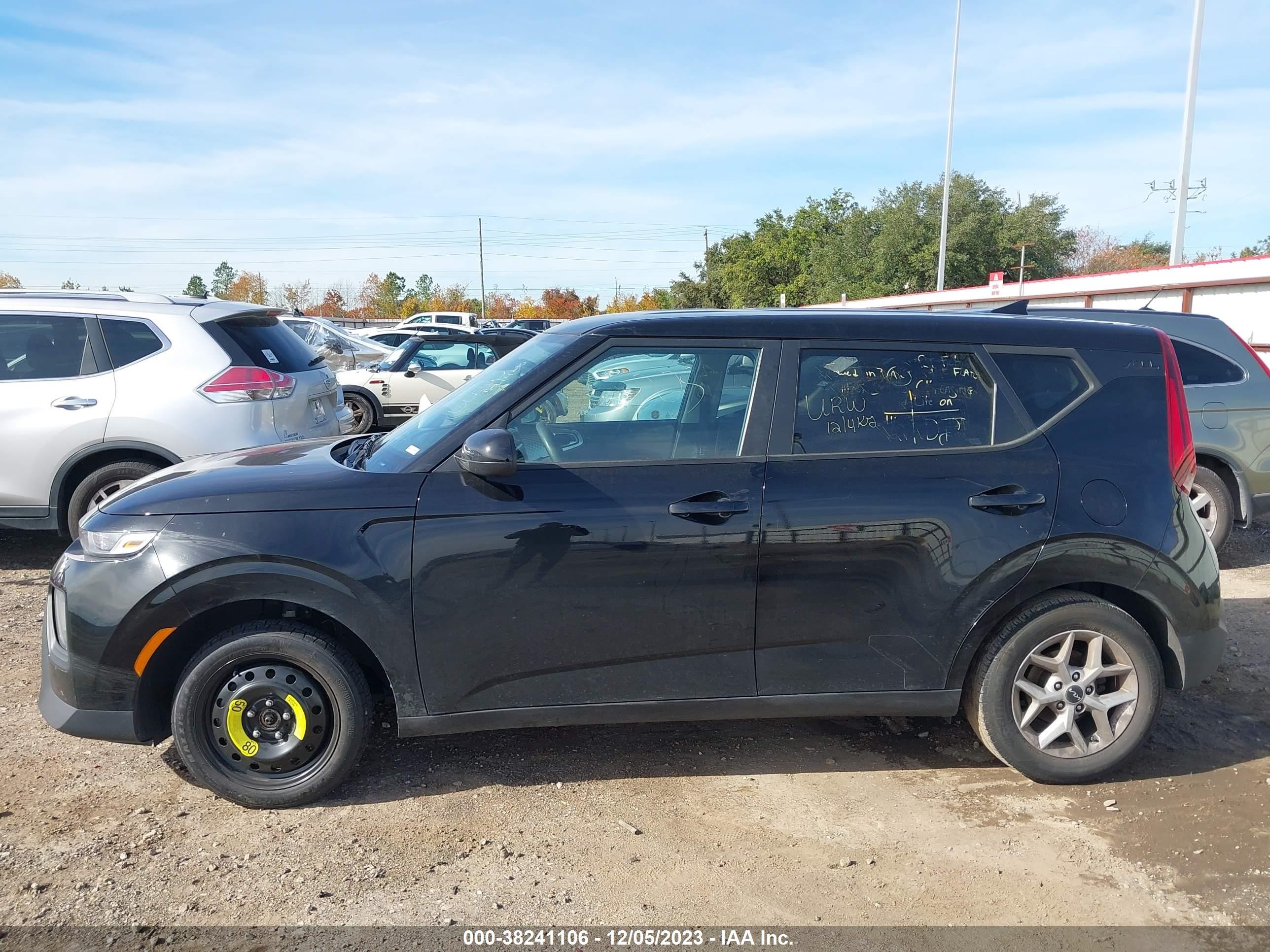 Photo 13 VIN: KNDJ23AU6N7177555 - KIA SOUL 