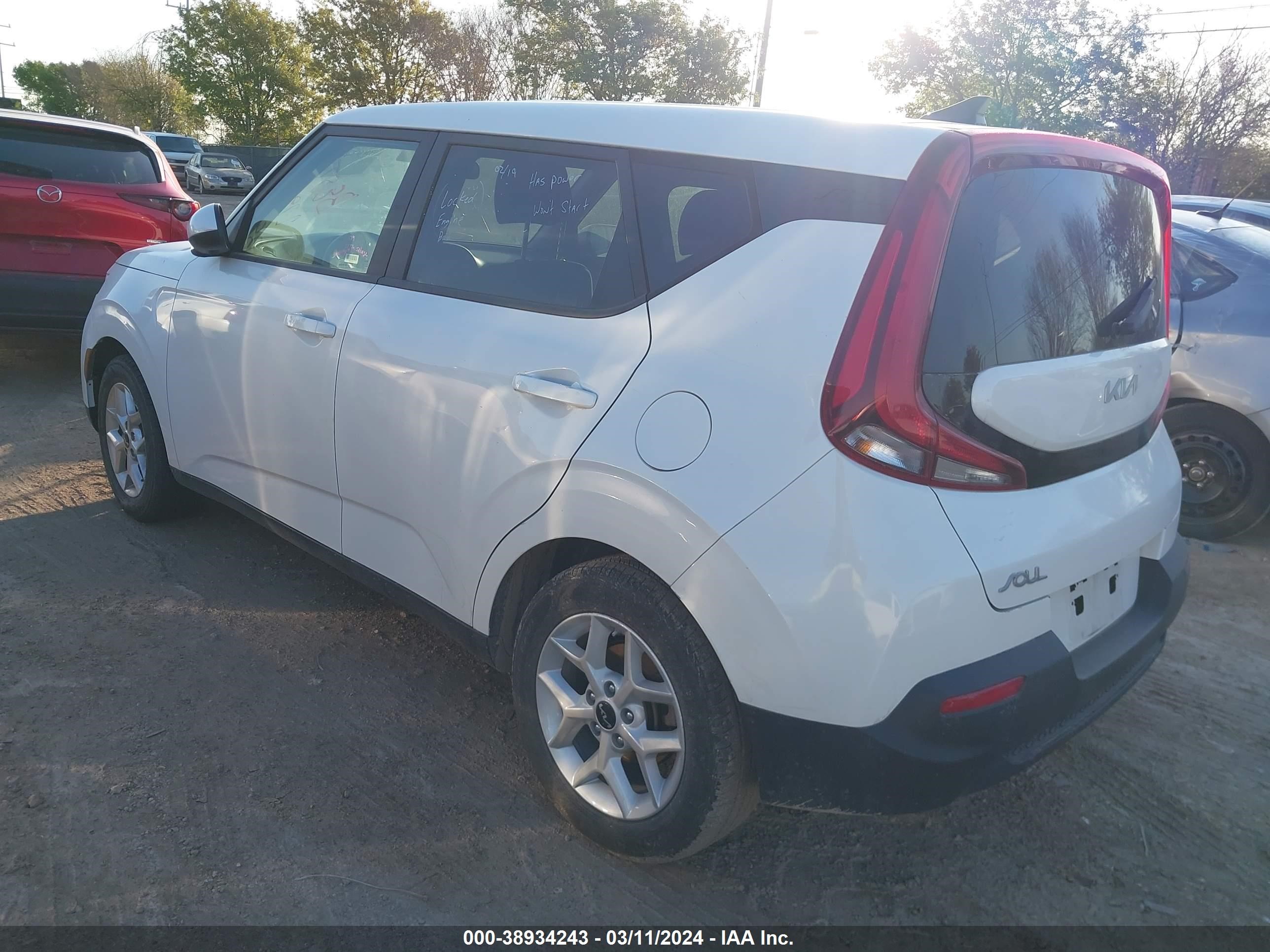 Photo 2 VIN: KNDJ23AU6N7177622 - KIA SOUL 