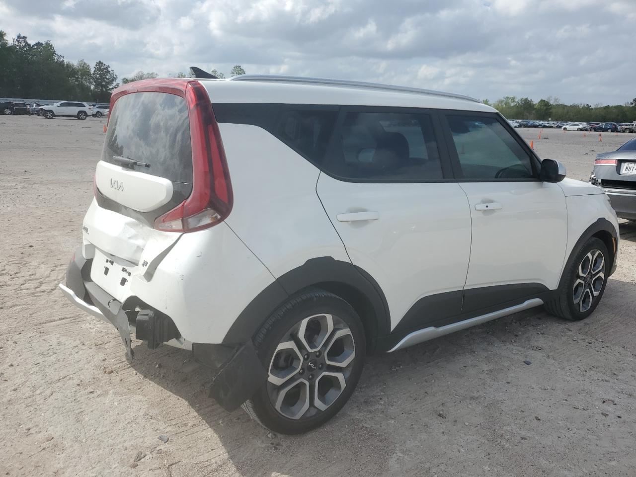 Photo 2 VIN: KNDJ23AU6N7824245 - KIA SOUL 