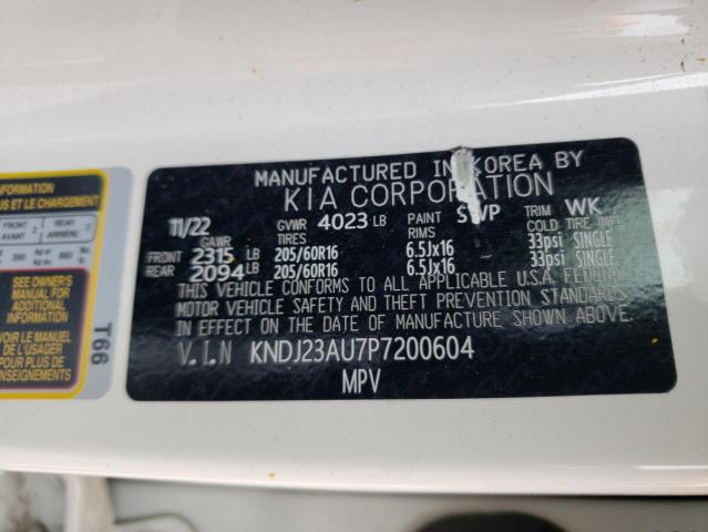 Photo 11 VIN: KNDJ23AU7P7200604 - KIA SOUL LX 