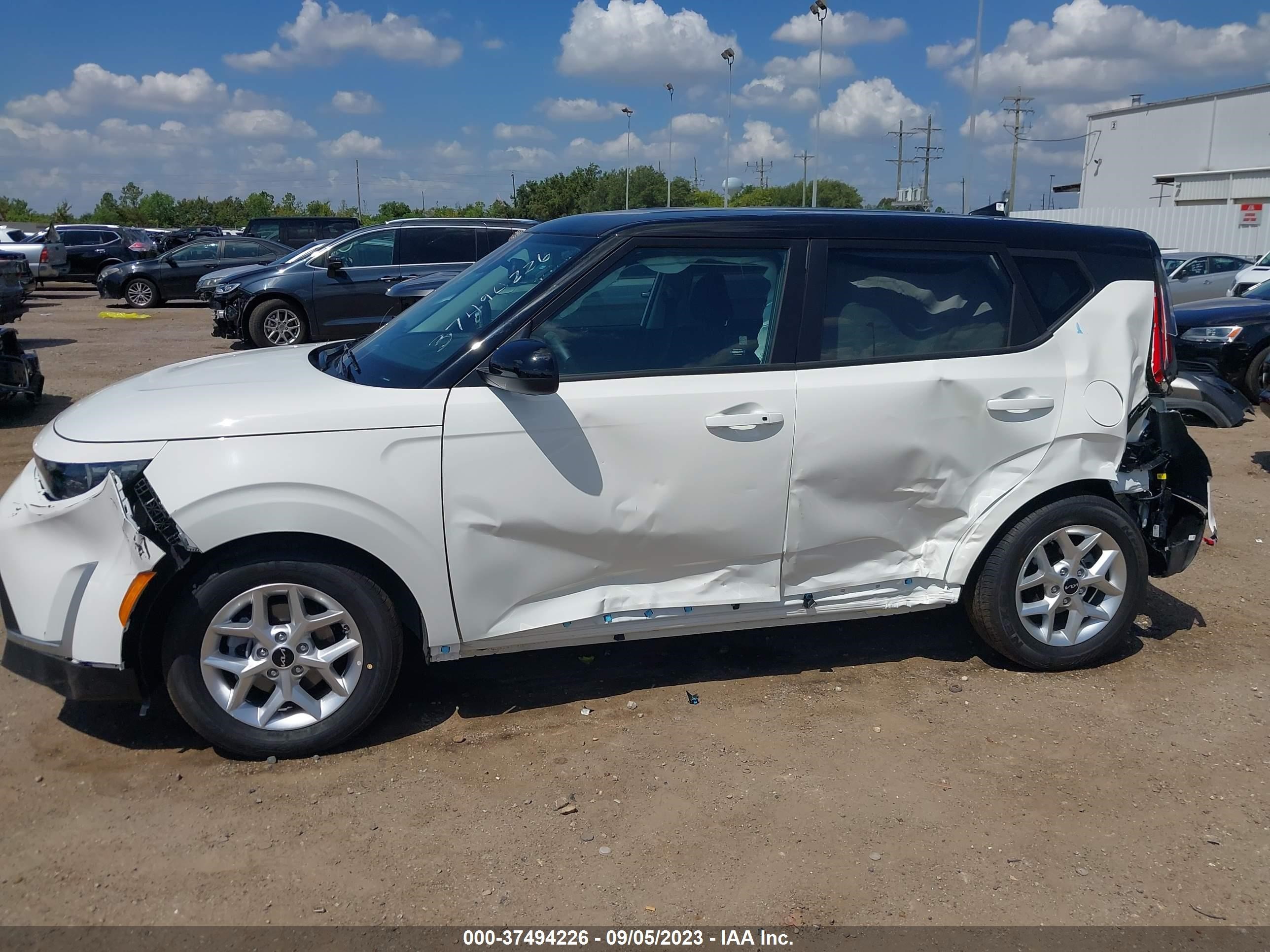 Photo 5 VIN: KNDJ23AU7P7214888 - KIA SOUL 